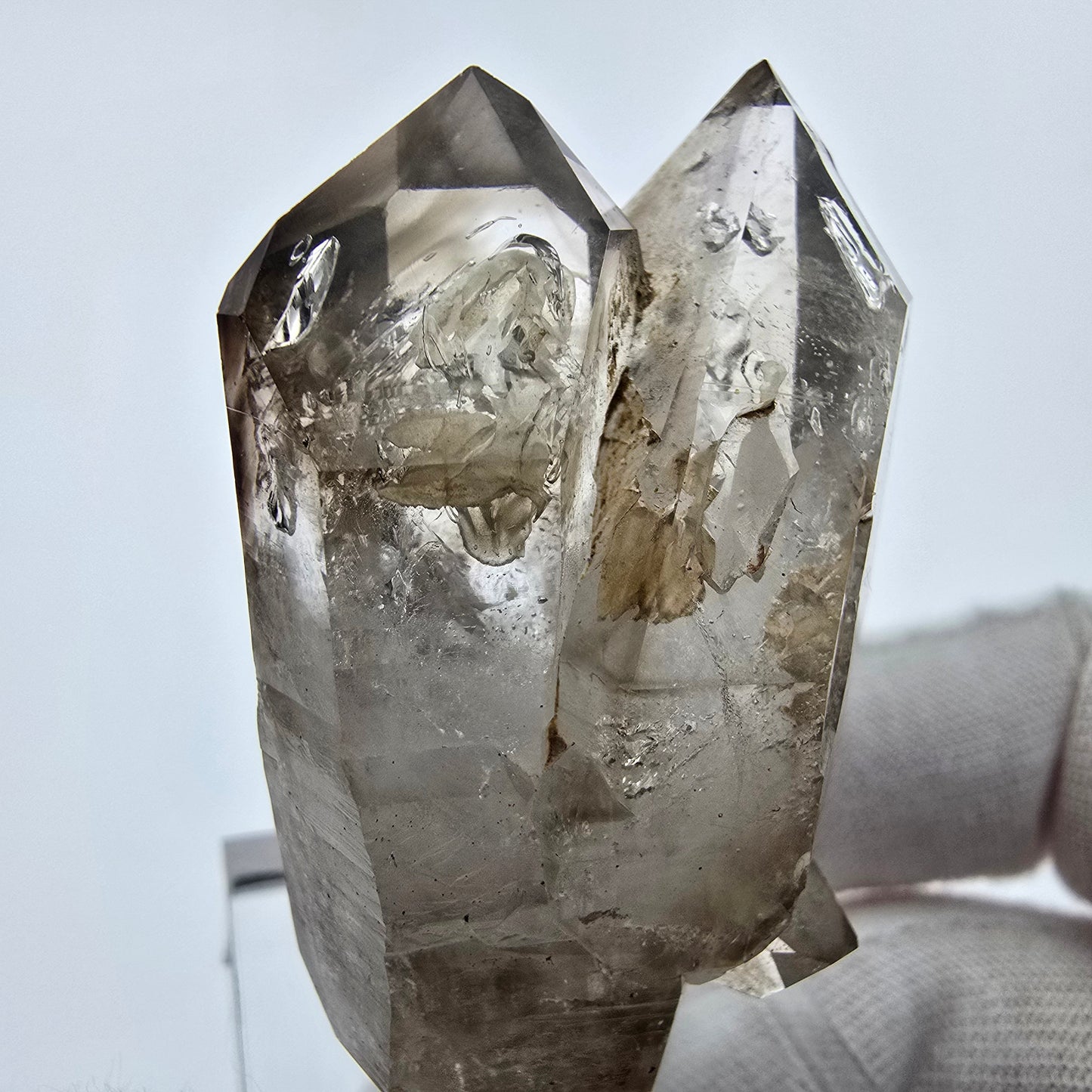 Enhydro Phantom Rauchquarz Doppelender 1x Blase Goboboseb, Namibia 47*29*20mm