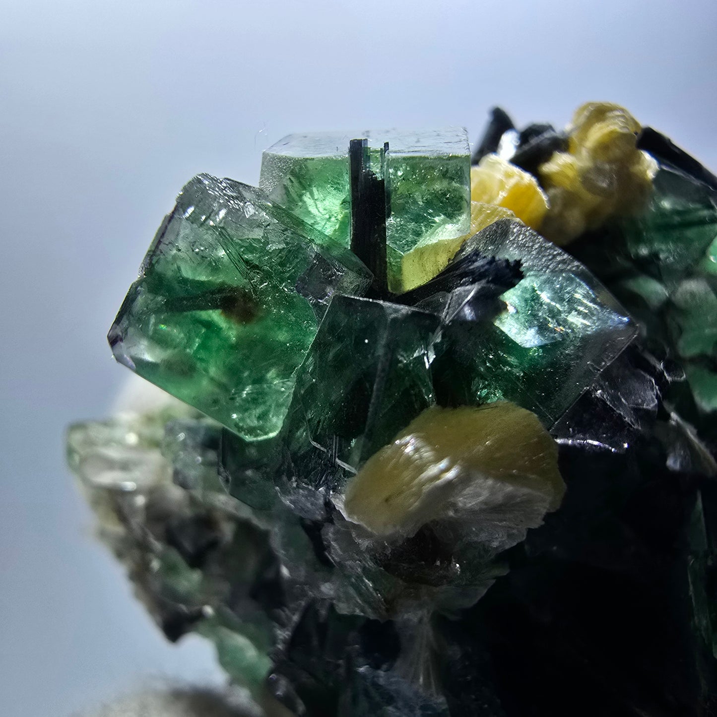 Phantom Fluorit zonal Schörl Rauchquarz Muskovit Erongo, Namibia 56*45*38mm