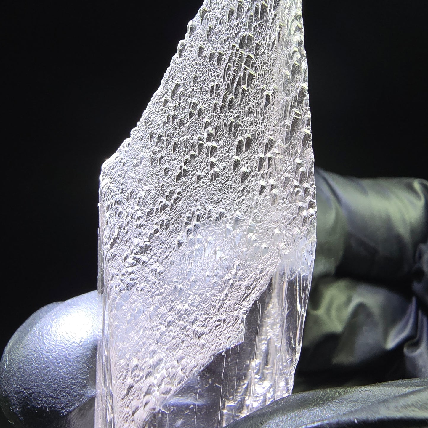 Seltener Kunzit, Spodumen Kristall rosa weiß UV Mineral 97*18*13mm aus Brasilien