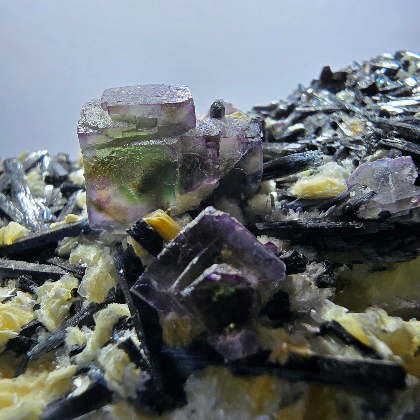 Bunte Phantom Fluorit, Schörl Turmalin, Muskovit Stufe Erongo Namibia 96*46*50mm