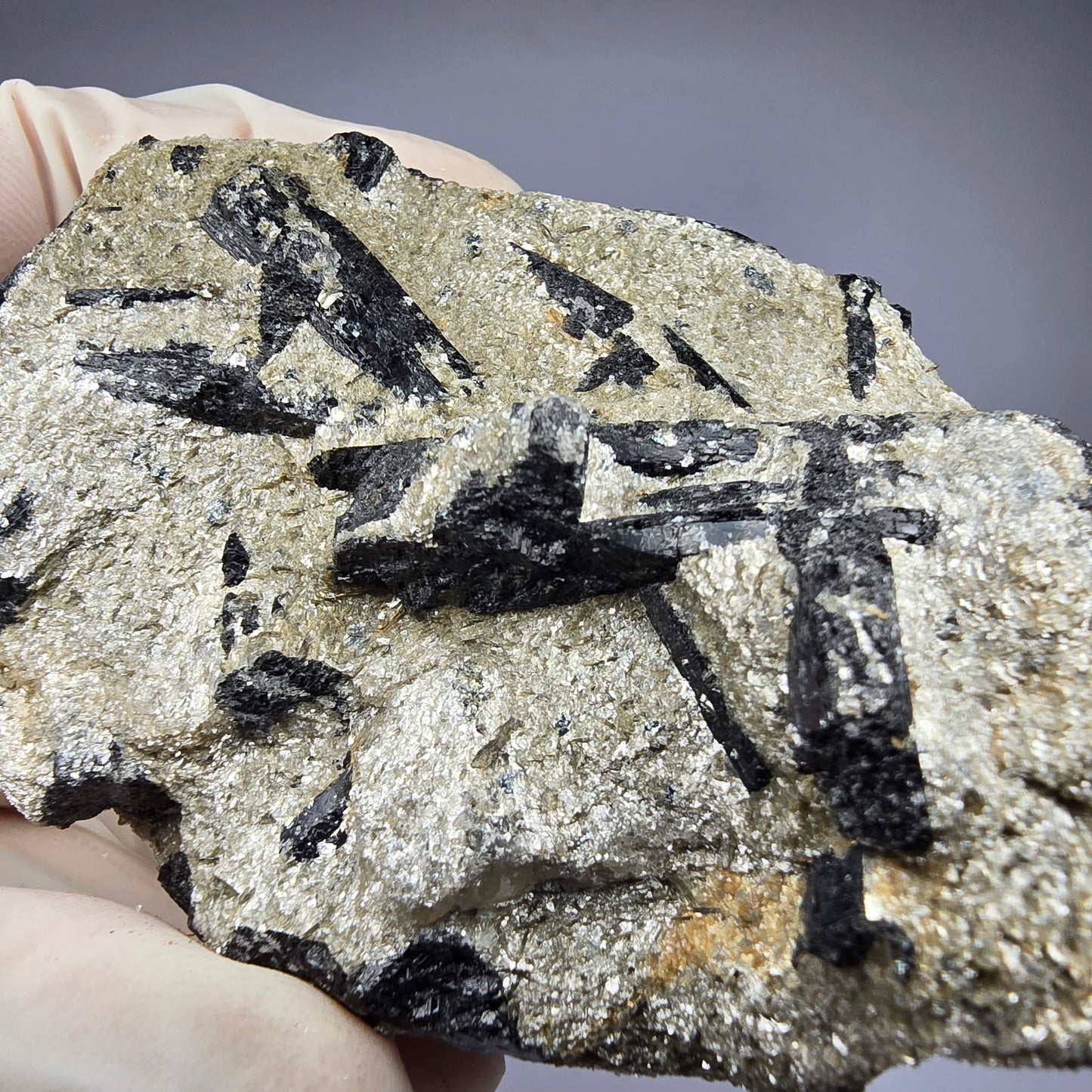 Seltene Schörl Turmalin auf Matrix Stufe 76*63*32mm Namibia Mineraliensammlung