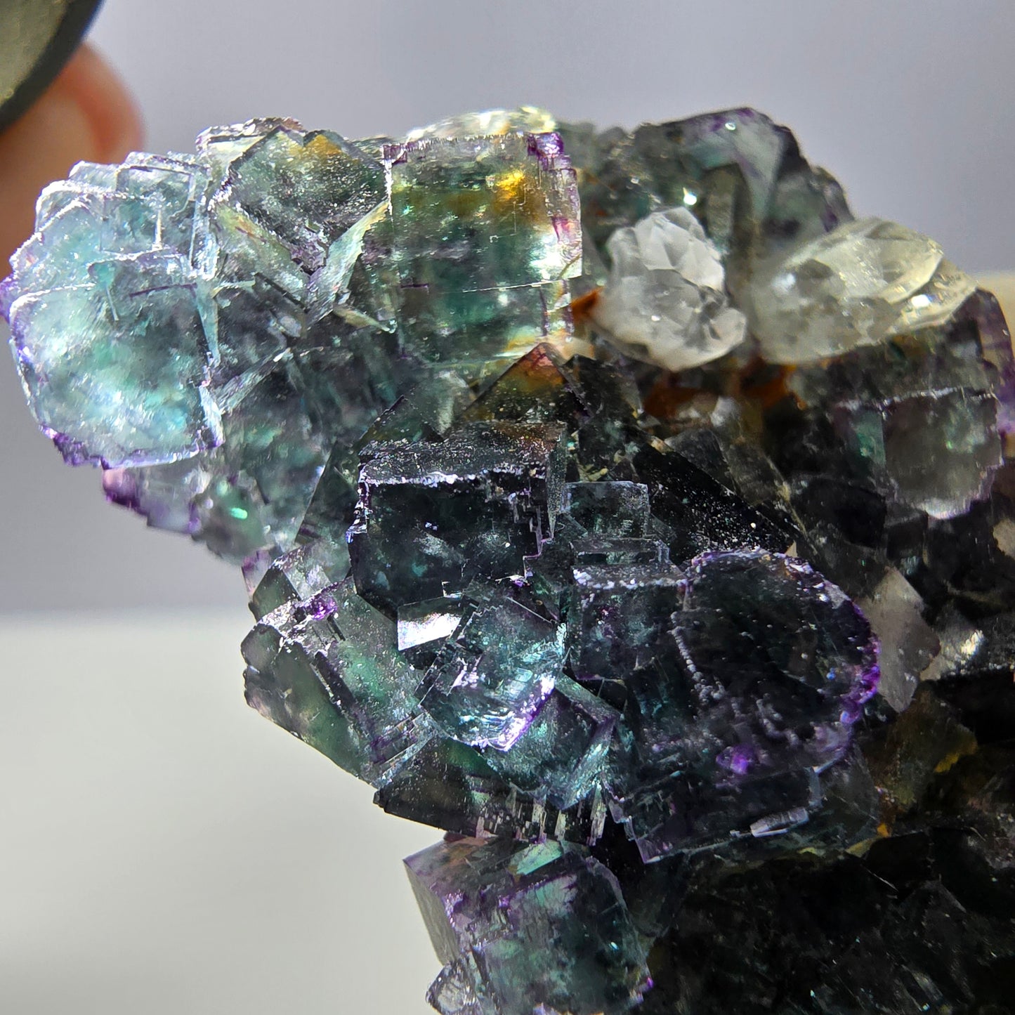 Rare cube de fluorite fantôme, spécimen de quartz vert violet Okorusu Namibie 43*33*26mm