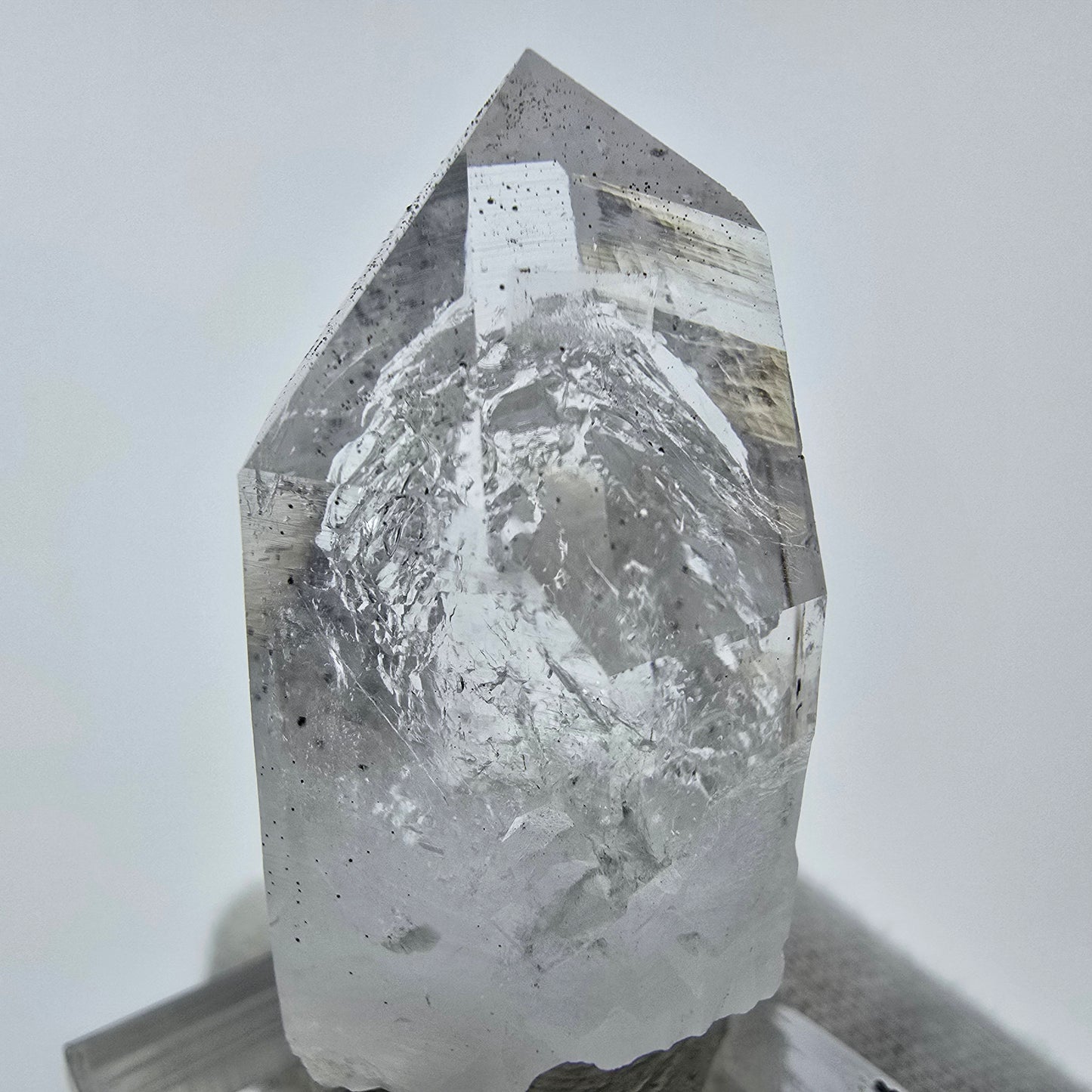 Klarer Phantom Hämatit Quarz Kristall Streep Mine, Goboboseb, Namibia 43*18*20mm