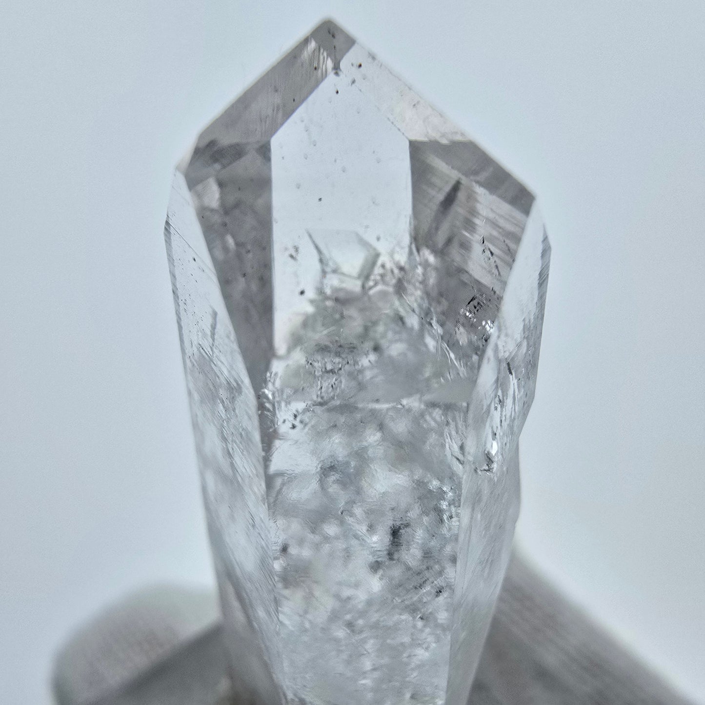 Klare Lemurian Phantom Quarz Spitze Streep Mine, Goboboseb, Namibia 39*16*11mm
