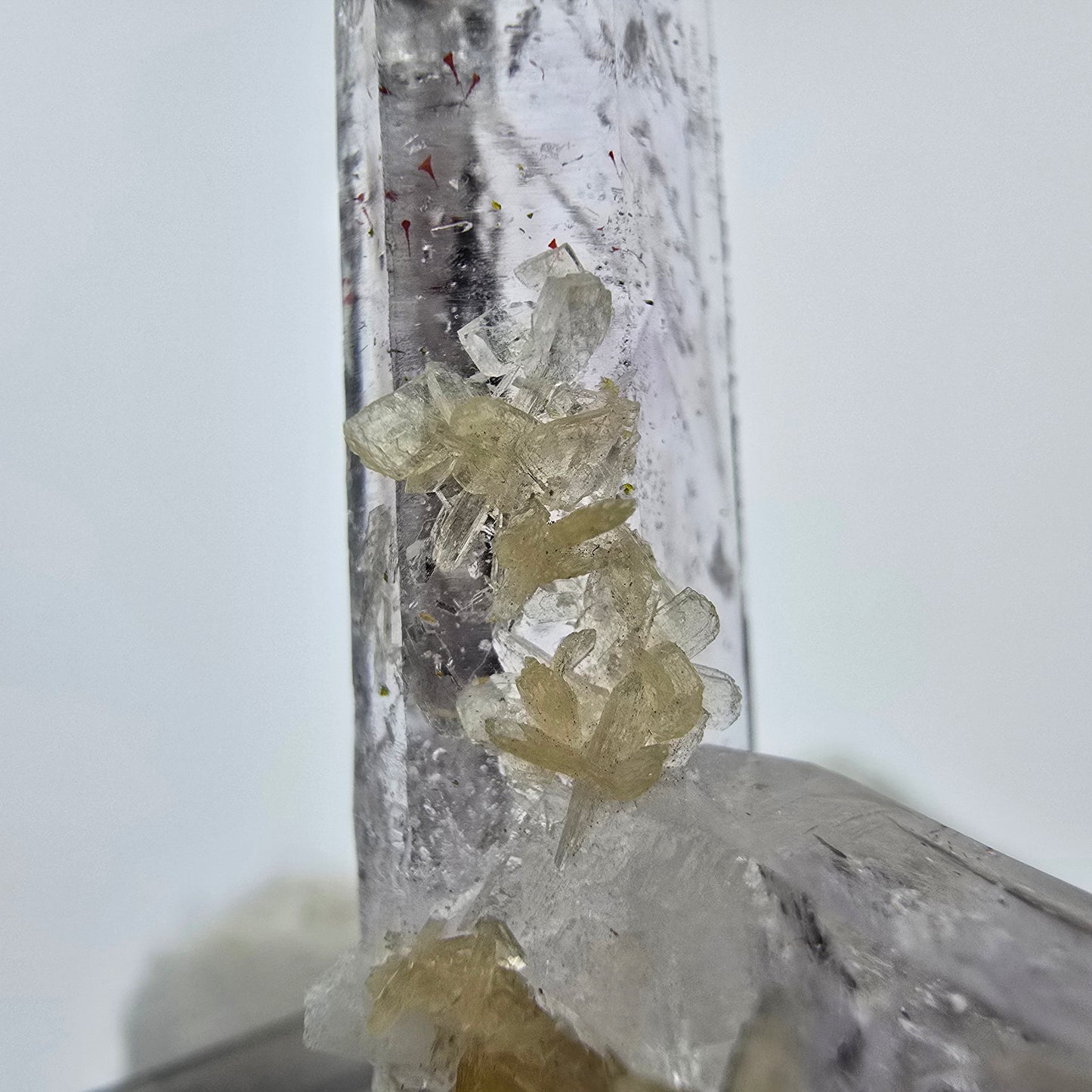 Phantom Amethyst mit Stilbit Stufe Goboboseb, Namibia 38*31*13mm Sammlung
