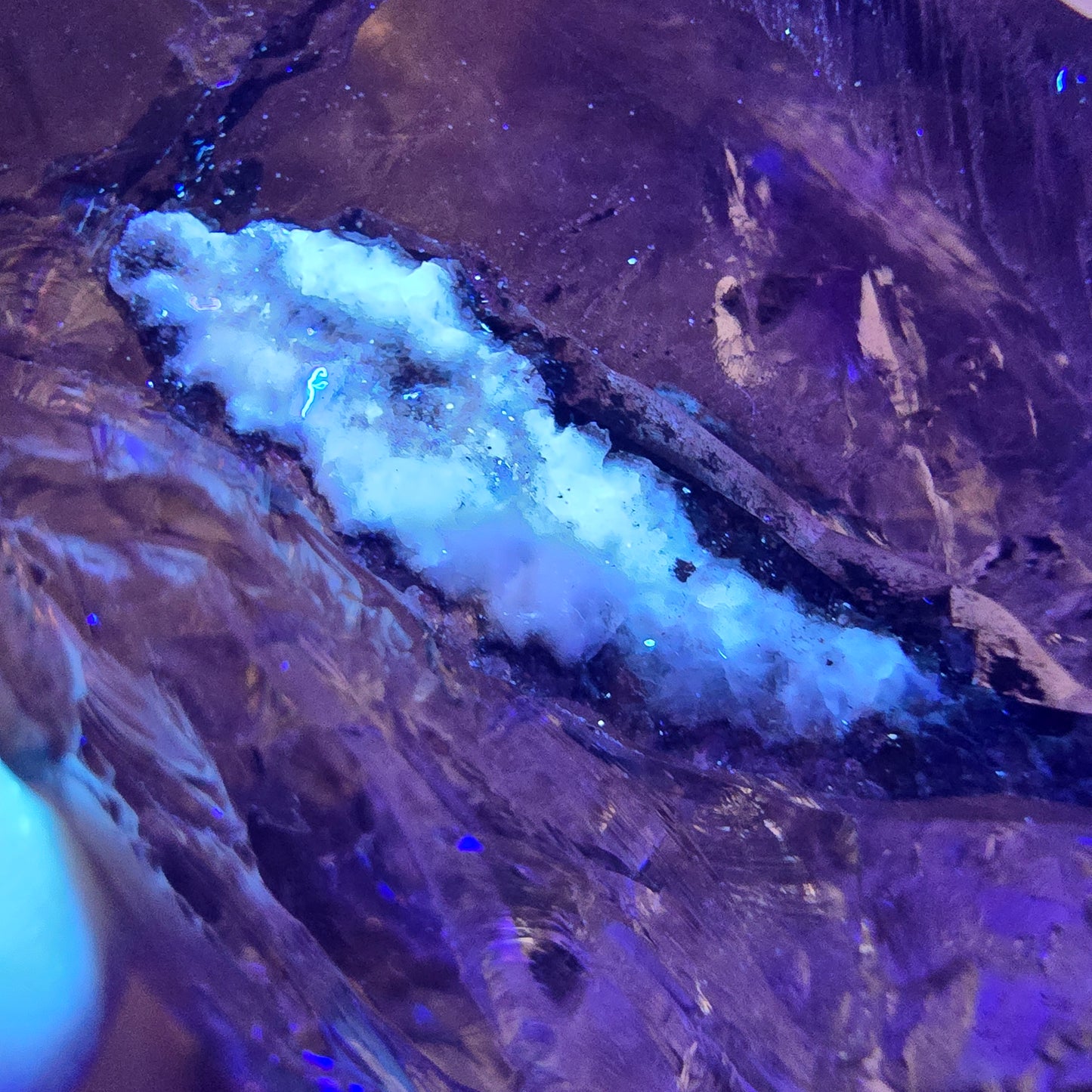 Sceptre en quartz fumé squelette Enhydro, calcite UV, 3 bulles, poche Saint-Valentin, Namibie, 149 x 71 x 52 mm