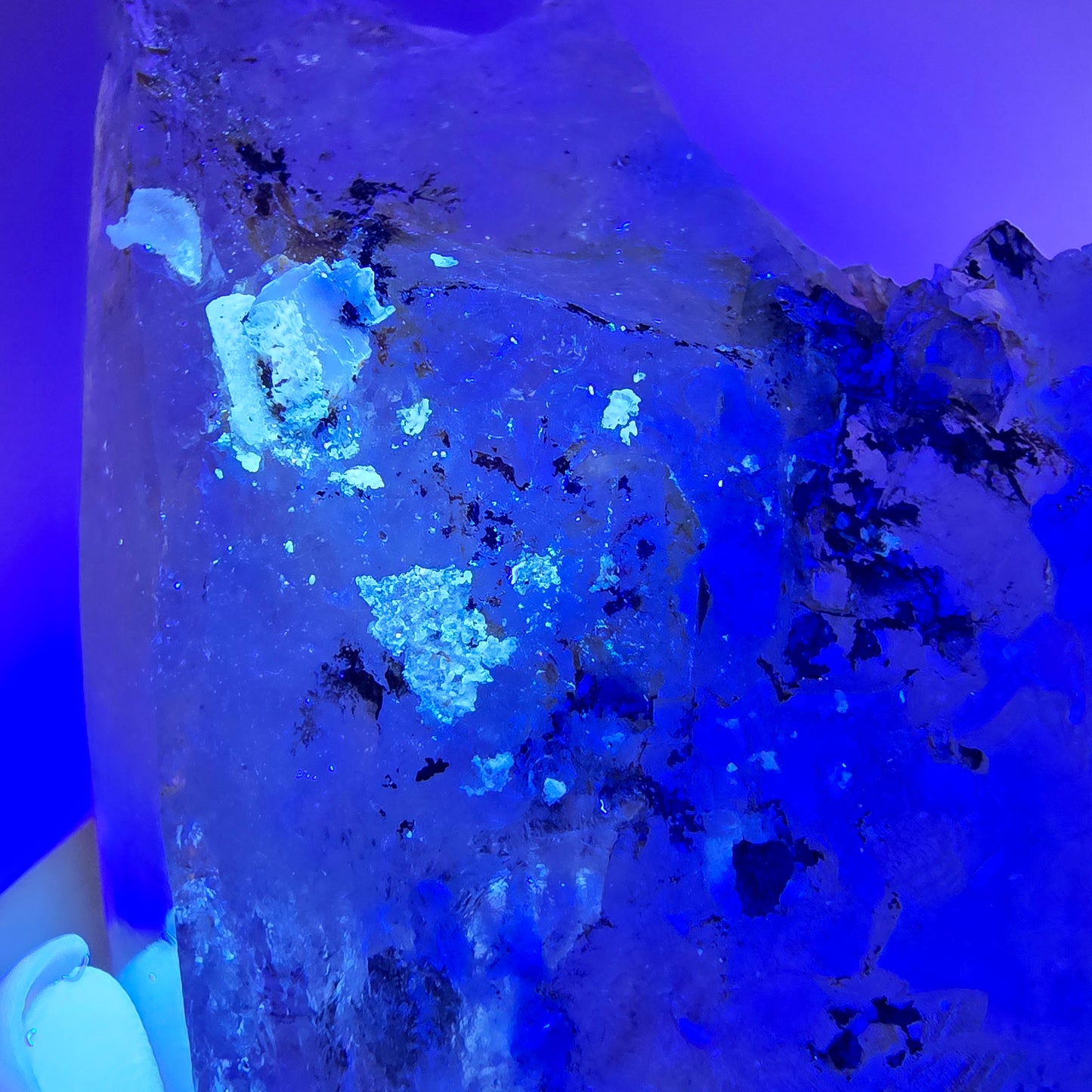 Quartz fumé squelette Enhydro, calcite UV, 1 gobo de poche Bubble Valentine. Namibie 98 x 49 x 26 mm