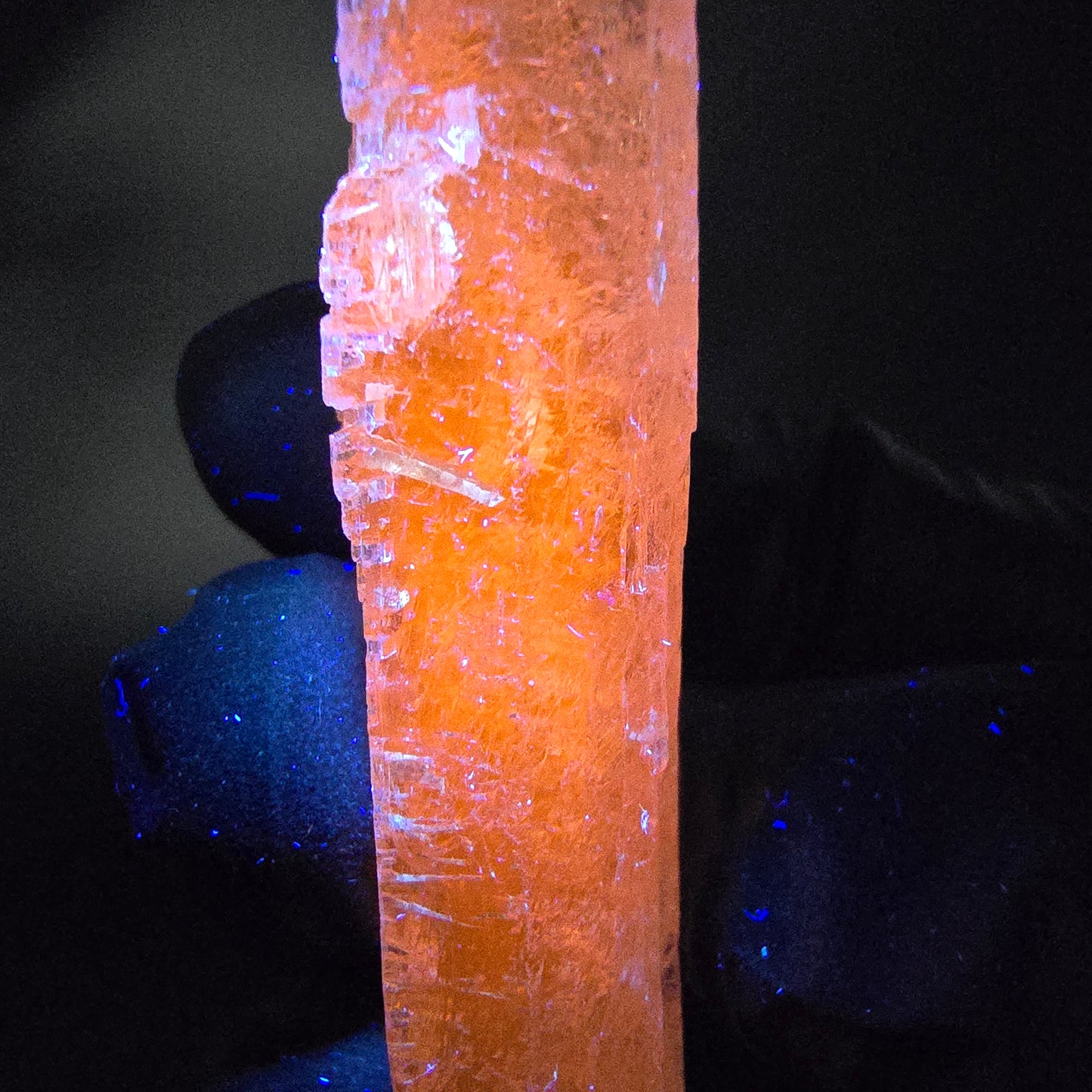 Seltener Kunzit Spodumen Kristall weiß UV Mineral 73*22*13mm Brasilien Sammlung
