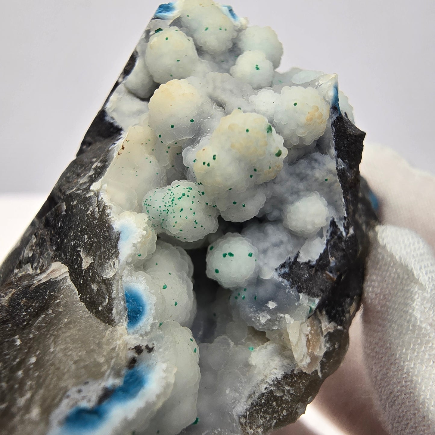 Seltene Shattuckit Kugel Kristalle mit Dioptas Kaokoveld, Namibia 65*37*34mm