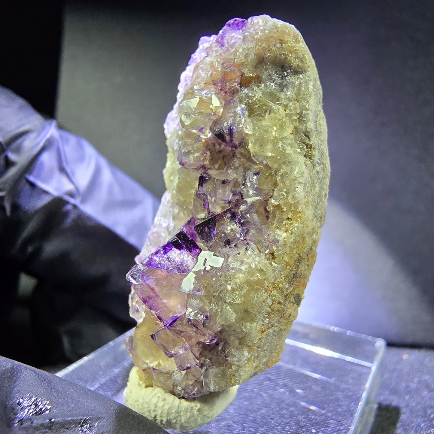 Klare zonare Fluorit Würfel Stufe lila weiß 36*17*10mm Okorusu, Namibia Sammlung