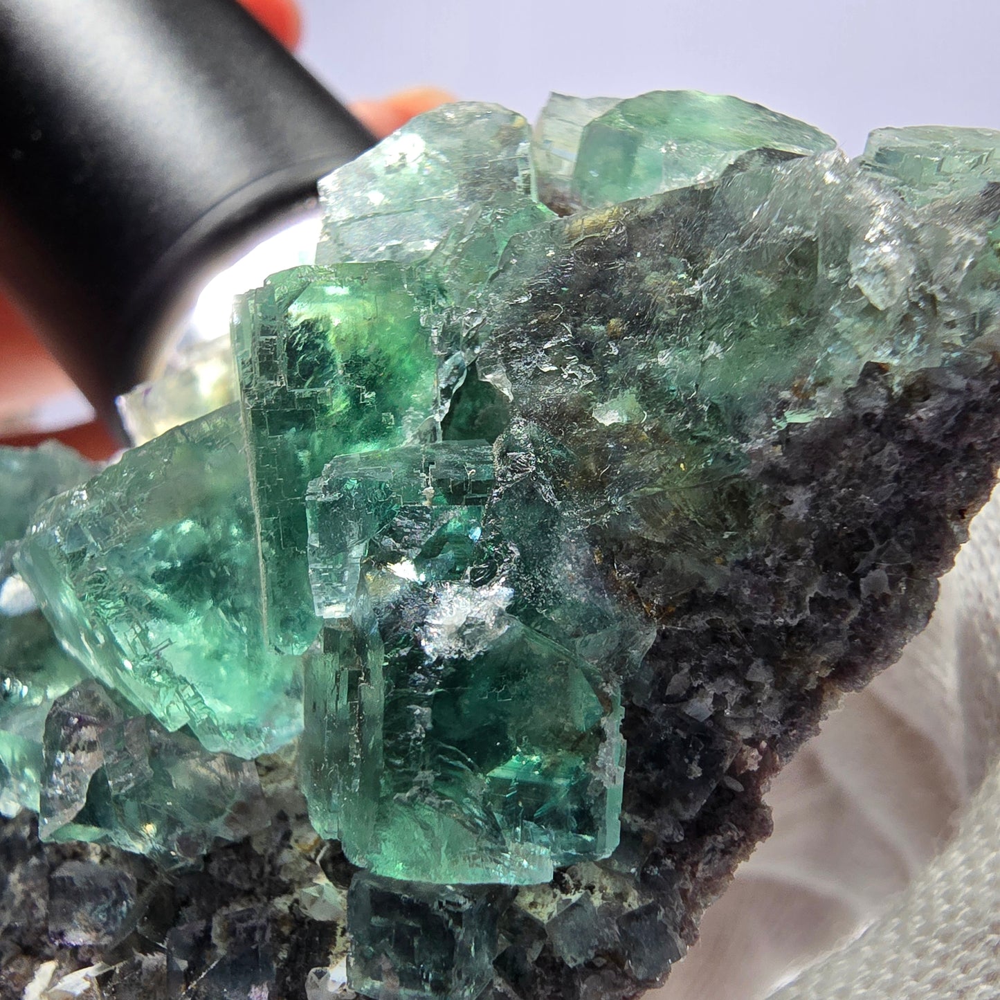 Grand cube de fluorite fantôme vert étagé Okorusu Namibie 105 x 45 x 36 mm