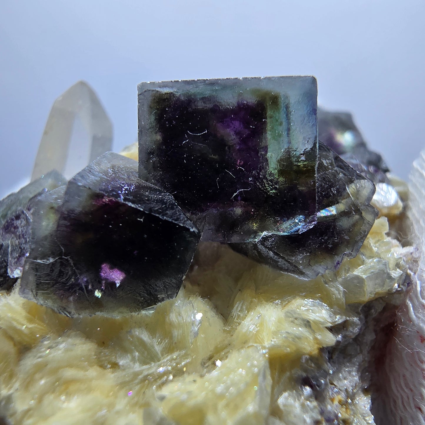Cube de fluorite fantôme coloré, spécimen de quartz fumé muscovite, Erongo, Namibie, 48 x 32 x 29 mm