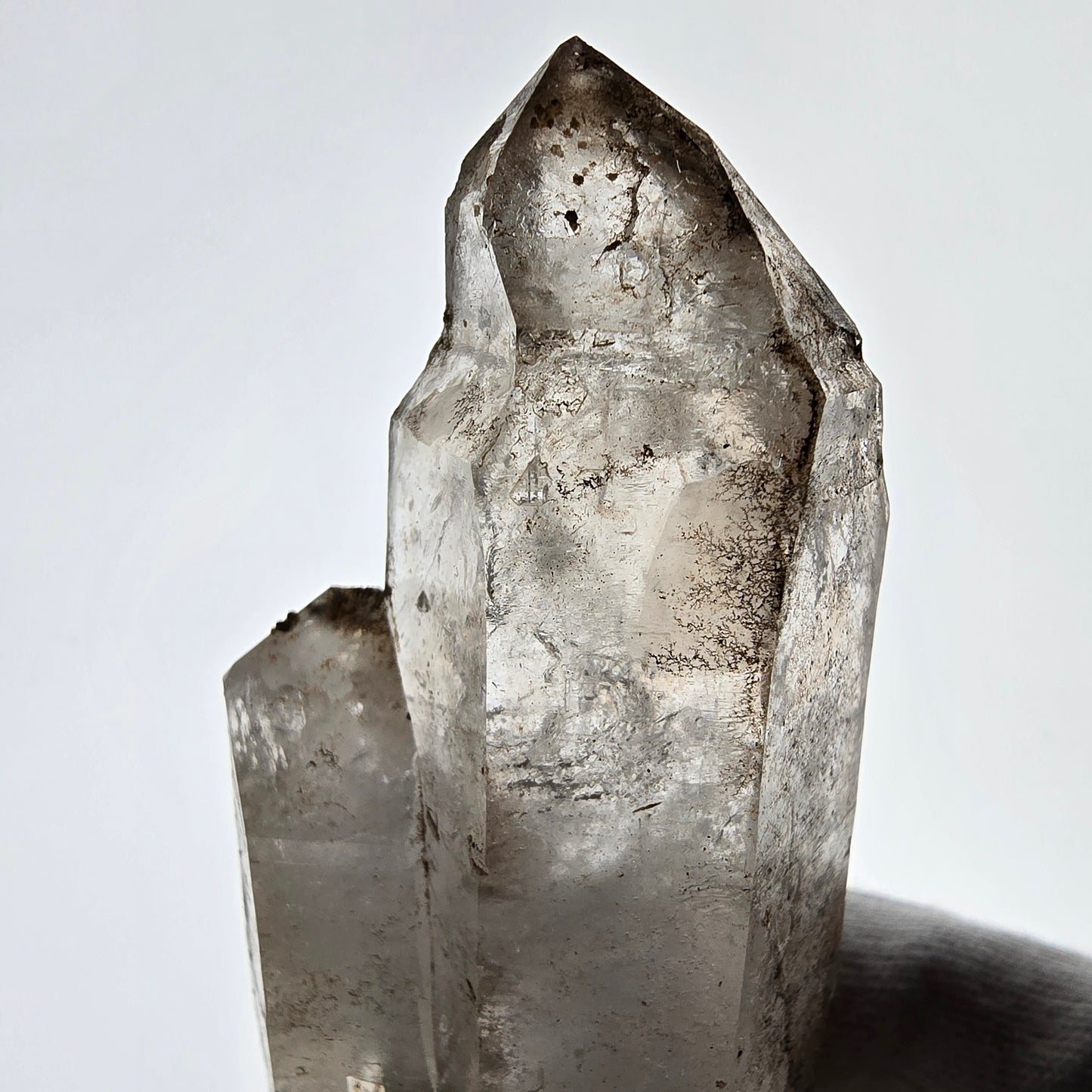 Quartz fumé squelette fantôme Enhydro, DT, calcite UV, Valentine Pocket Gob. Namibie, 107 x 41 x 27 mm