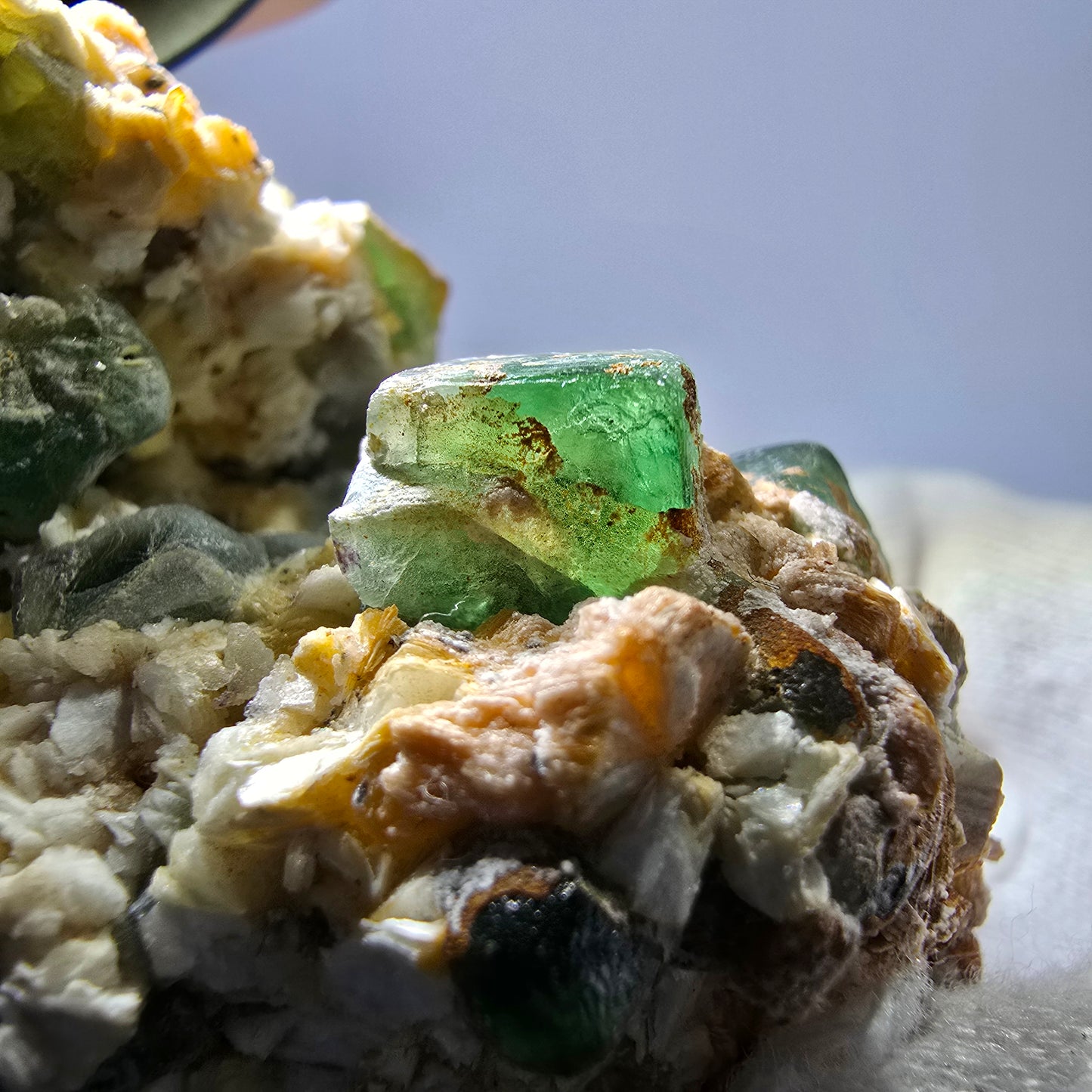 Fluorite fantôme Schörl Tourmaline Muskovite Hyalite Stage Erongo, Namibie 78*45*42mm