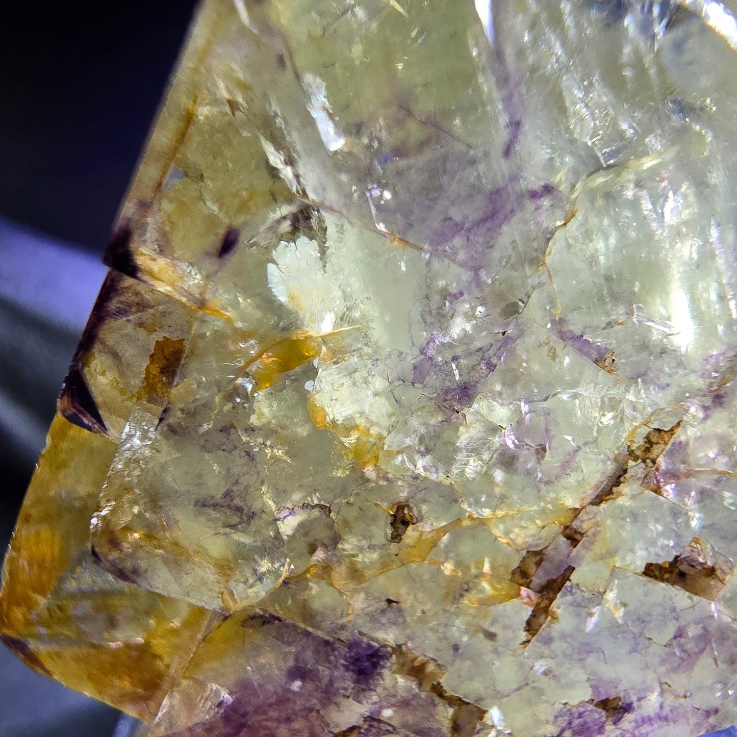 Klarer Phantom Honey Pocket Fluorit Würfel gelb lila 30*28*19mm Okorusu, Namibia