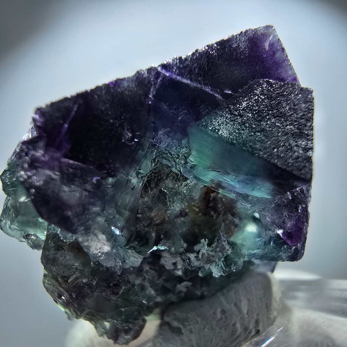 Spécimen rare de cube de fluorite fantôme, vert zonal et violet, Okorusu, Namibie, 38 x 30 x 24 mm