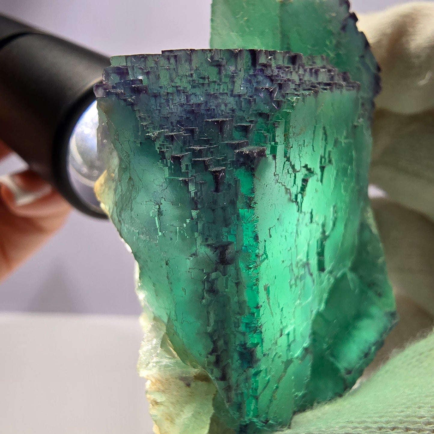 Phantom Fluorit Würfel Stufe parkettiert zonal Okorusu Namibia 78*60*37mm