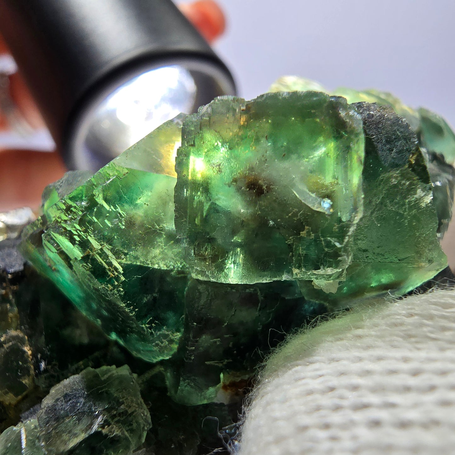 Phantom Fluorit Würfel Stufe parkettiert mit Quarz Okorusu Namibia 70*42*32mm