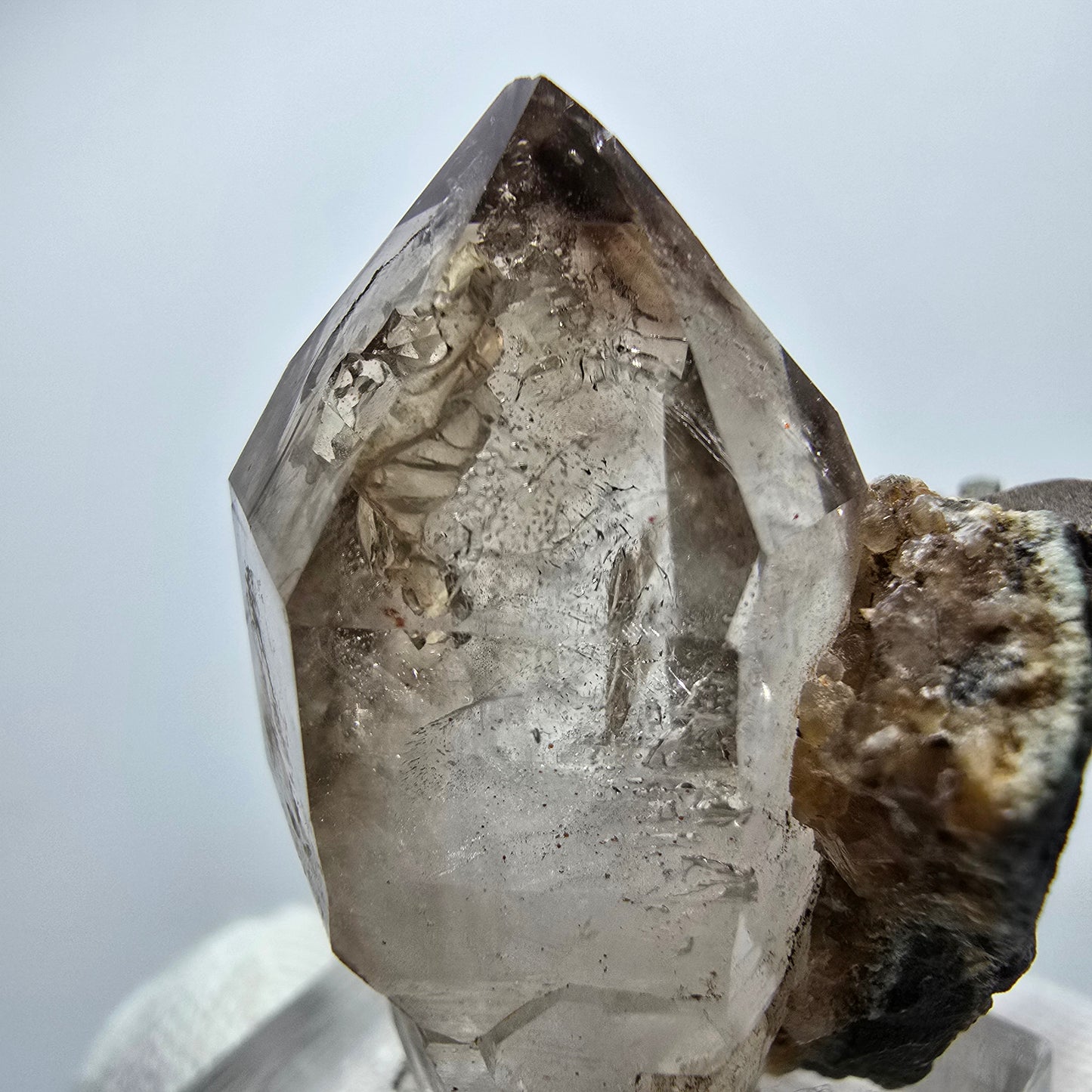 Amas de quartz fumé fantôme transparent, Goboboseb, Namibie, 39 x 36 x 28 mm