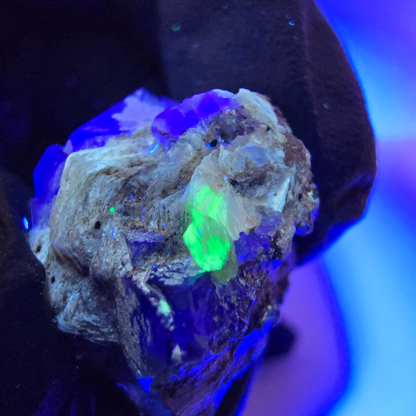 Cube de fluorite fantôme zonal, tourmaline muscovite Schörl, hyalite Erongo, Namibie 25*21*17mm