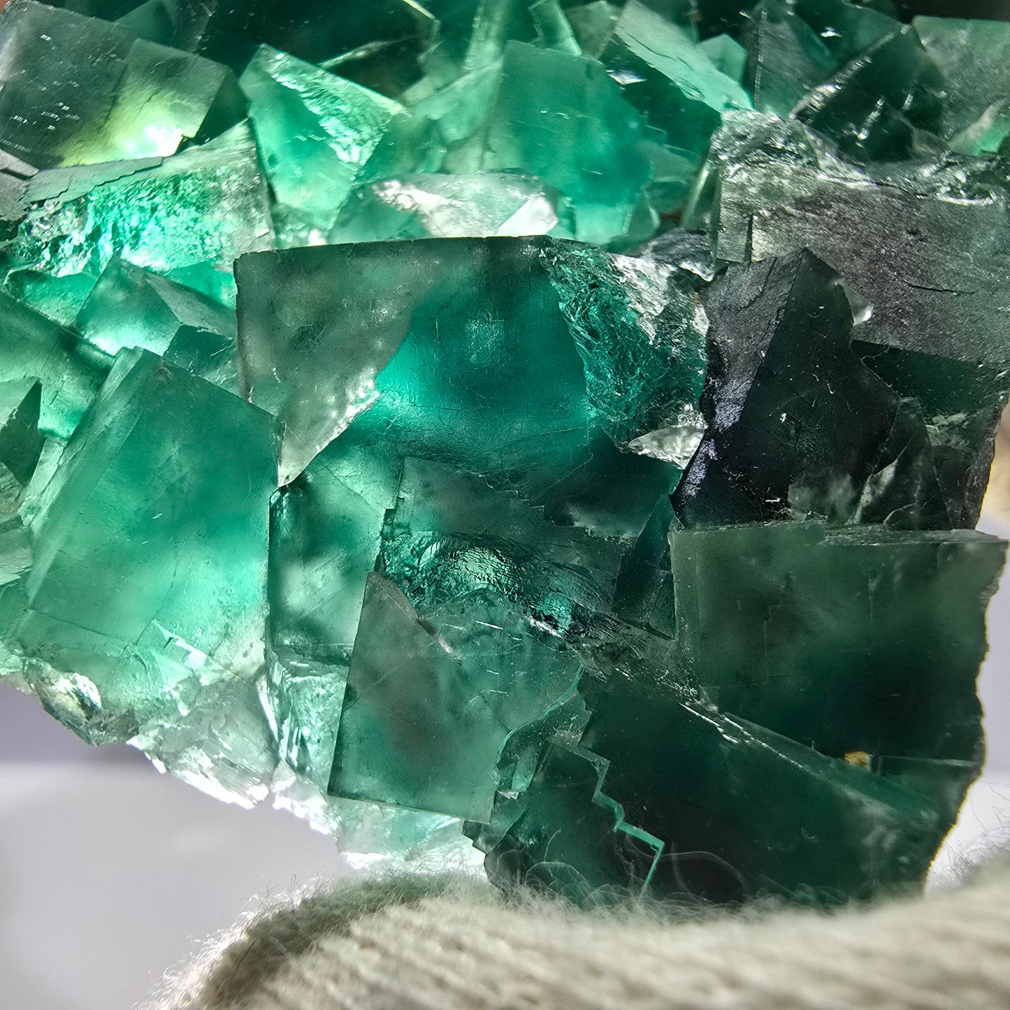 Cube de fluorite fantôme parqueté vert violet Okorusu Namibie 60*54*15mm