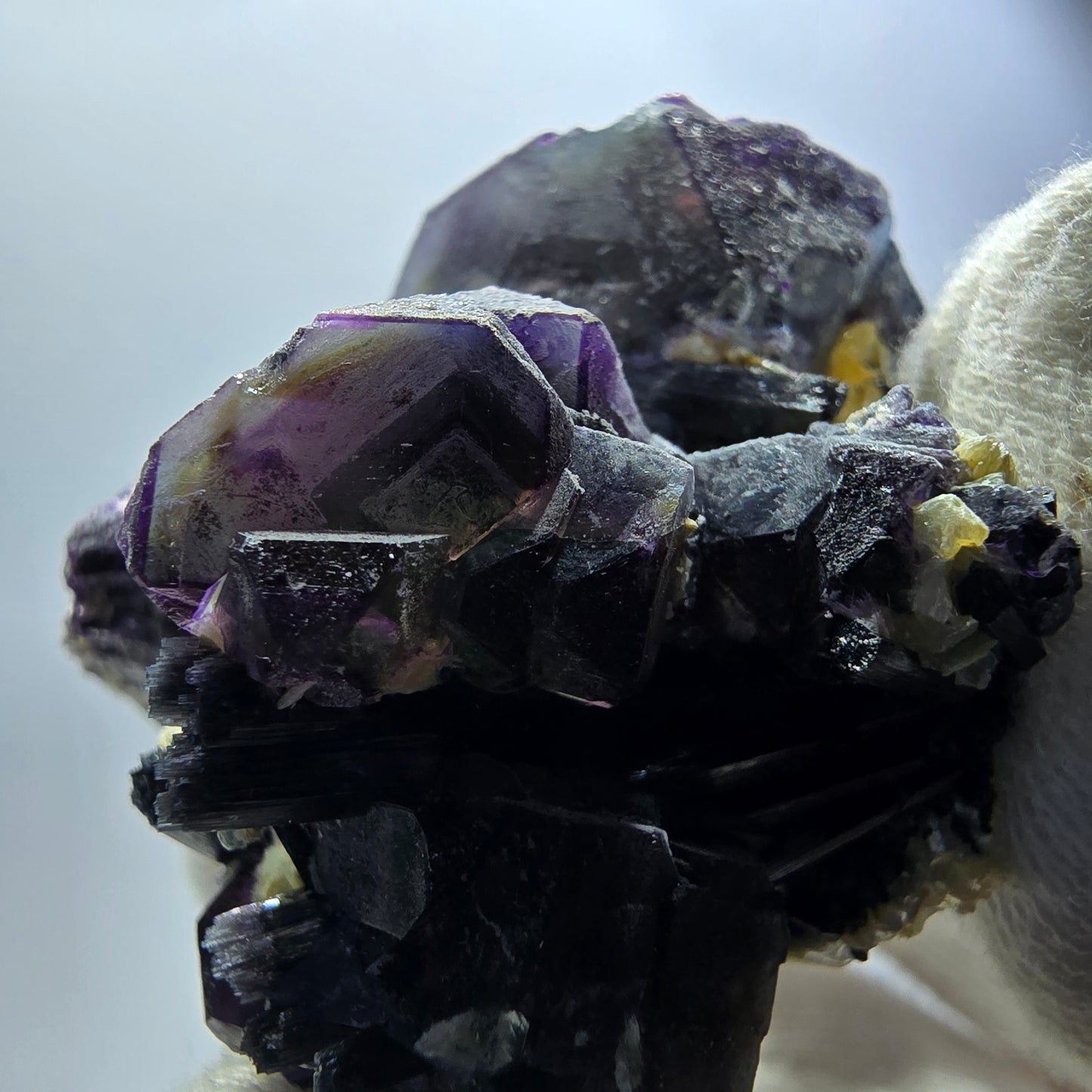 Bunte Phantom Fluorit Schörl Turmalin Hyalit Muskovit Erongo, Namibia 52*46*42mm