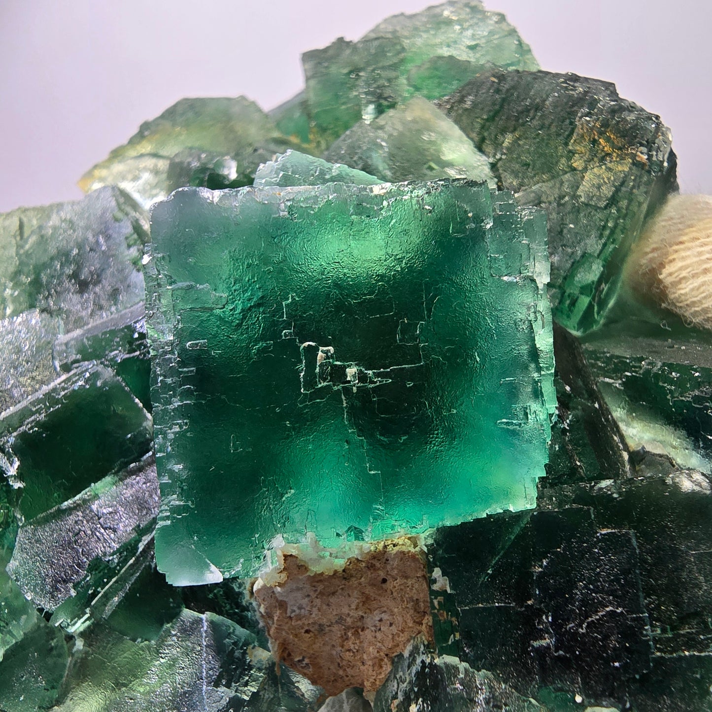 Grand spécimen de cube de fluorite fantôme, vert parqueté Okorusu Namibie 113*95*54mm