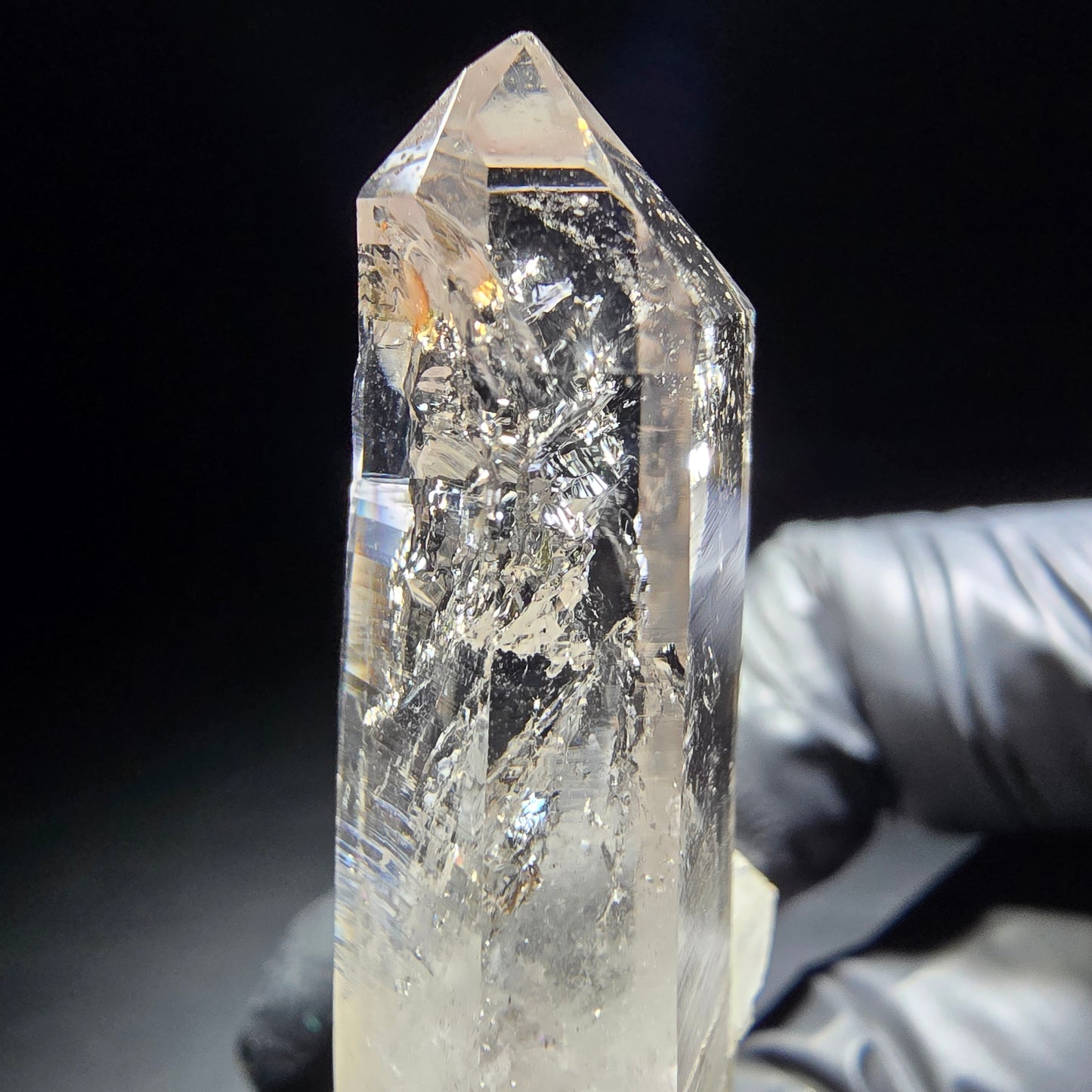 Klare Rauchquarz Spitze mit orangenem Eisen Goboboseb, Namibia 46*16*16mm