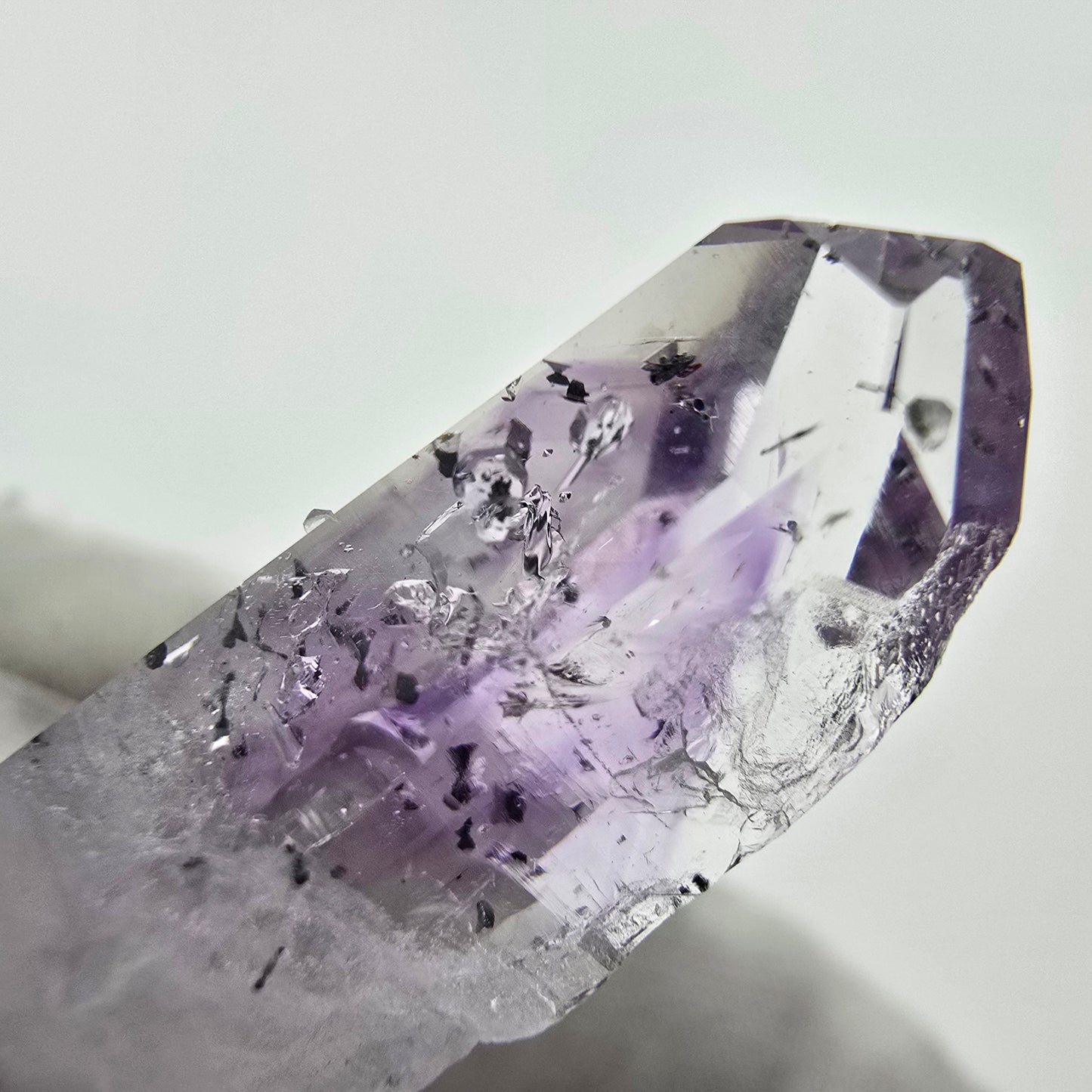 Phantom Amethyst, Hämatit, Analcim Streep Mine Goboboseb Namibia 28*11*8mm
