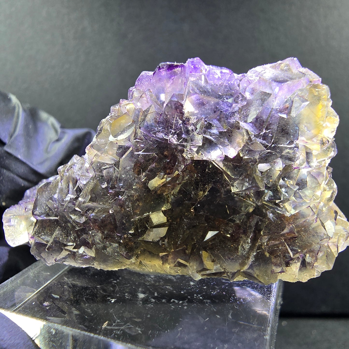 Seltene Honey Pocket Phantom Fluorit XX Würfel Stufe 46*22*23mm Okorusu, Namibia