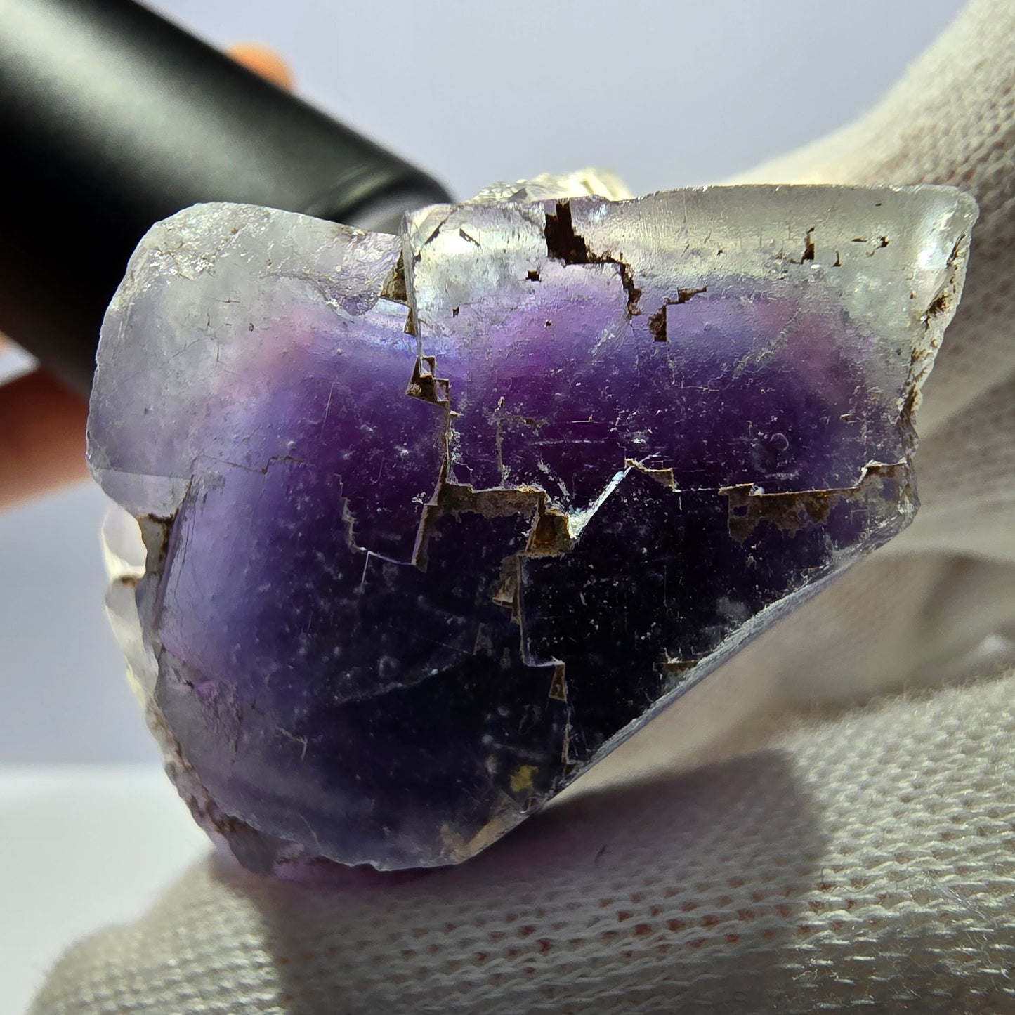 Rare spécimen de cube de fluorite fantôme, bleu-violet Okorusu Namibie 66 x 43 x 32 mm