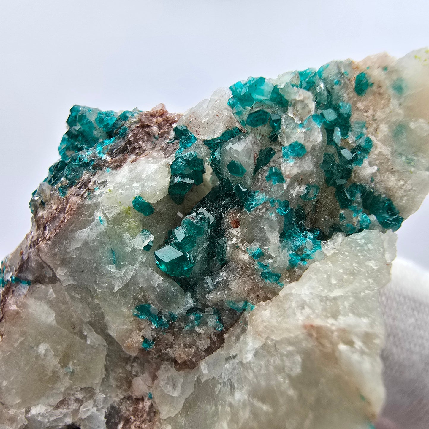 Seltene Dioptas auf Quarz Stufe Kaokoveld, Namibia 50*23*23mm Mineraliensammlung