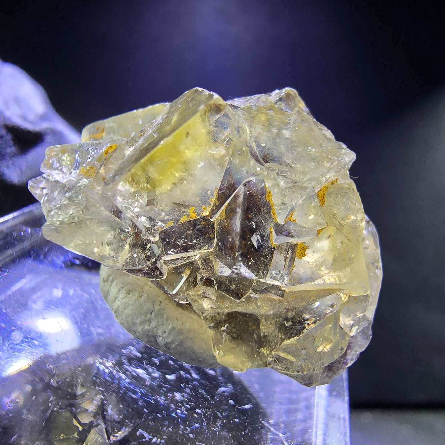 Seltene Honey Pocket Phantom Fluorit XX Würfel Stufe 25*17*15mm Okorusu, Namibia