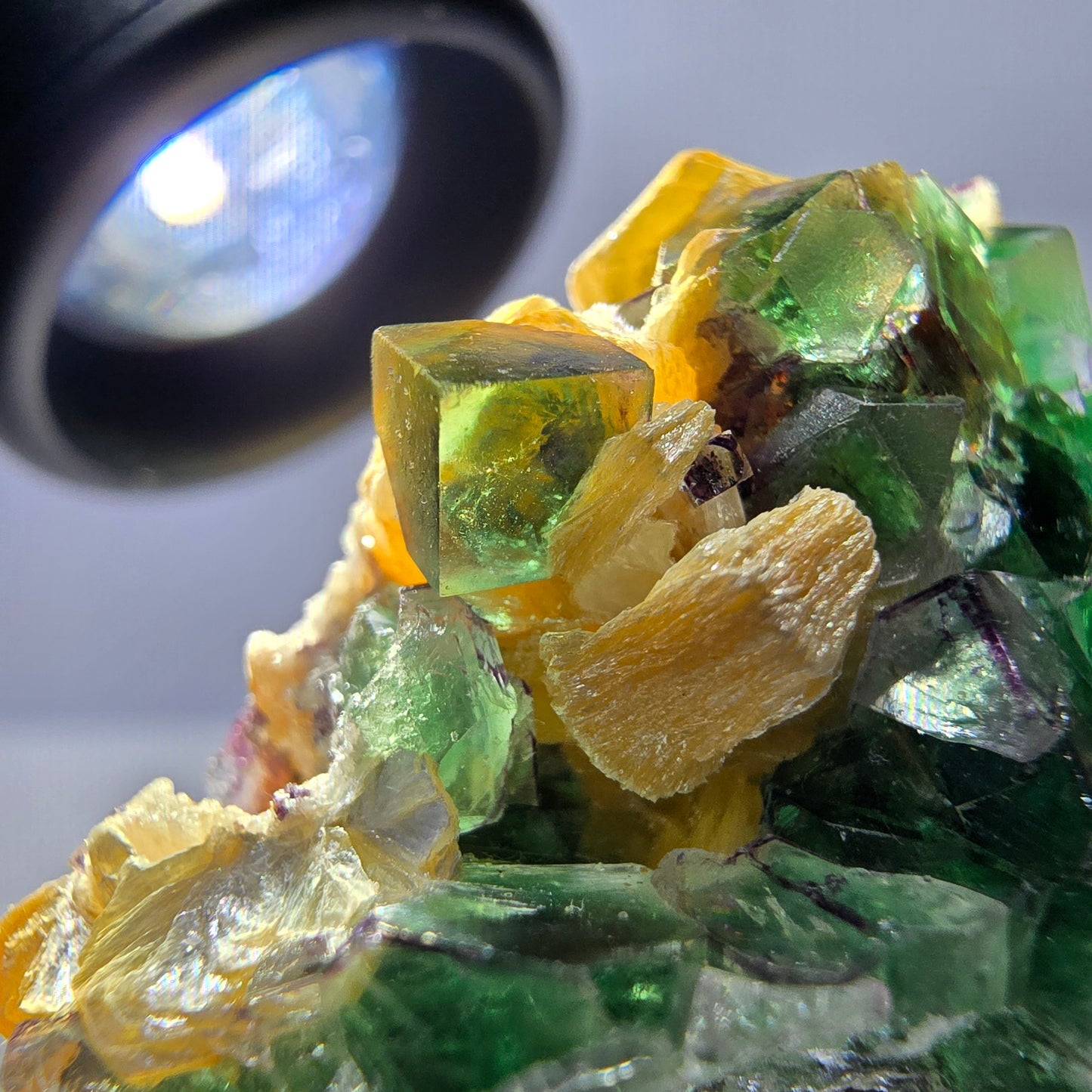Cube de fluorite fantôme, spécimen de tourmaline scholle muscovite, Erongo, Namibie, 40 x 28 x 21 mm