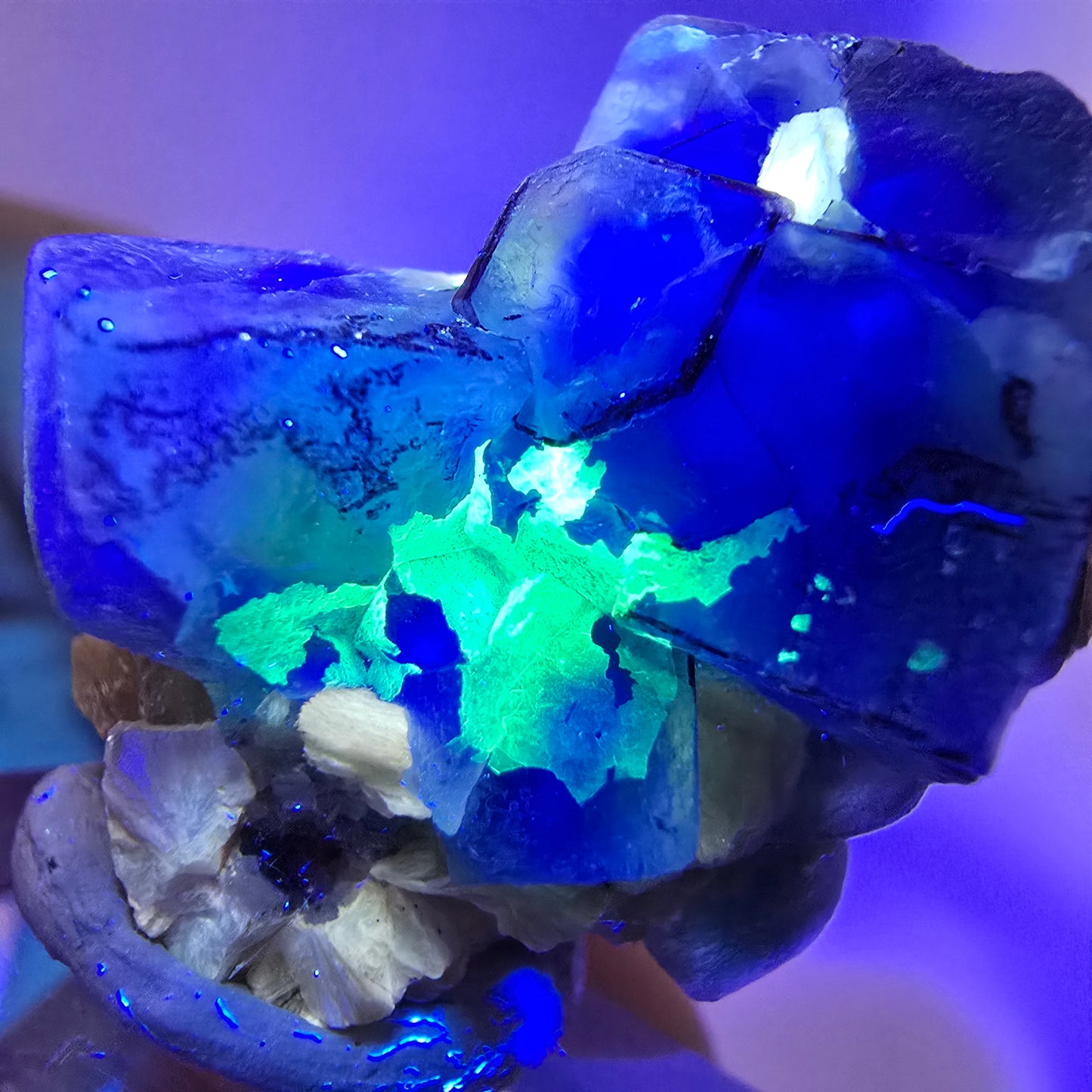 Cube de fluorite fantôme zonal, muscovite, spécimen d'hyalite, Erongo, Namibie, 34 x 28 x 22 mm