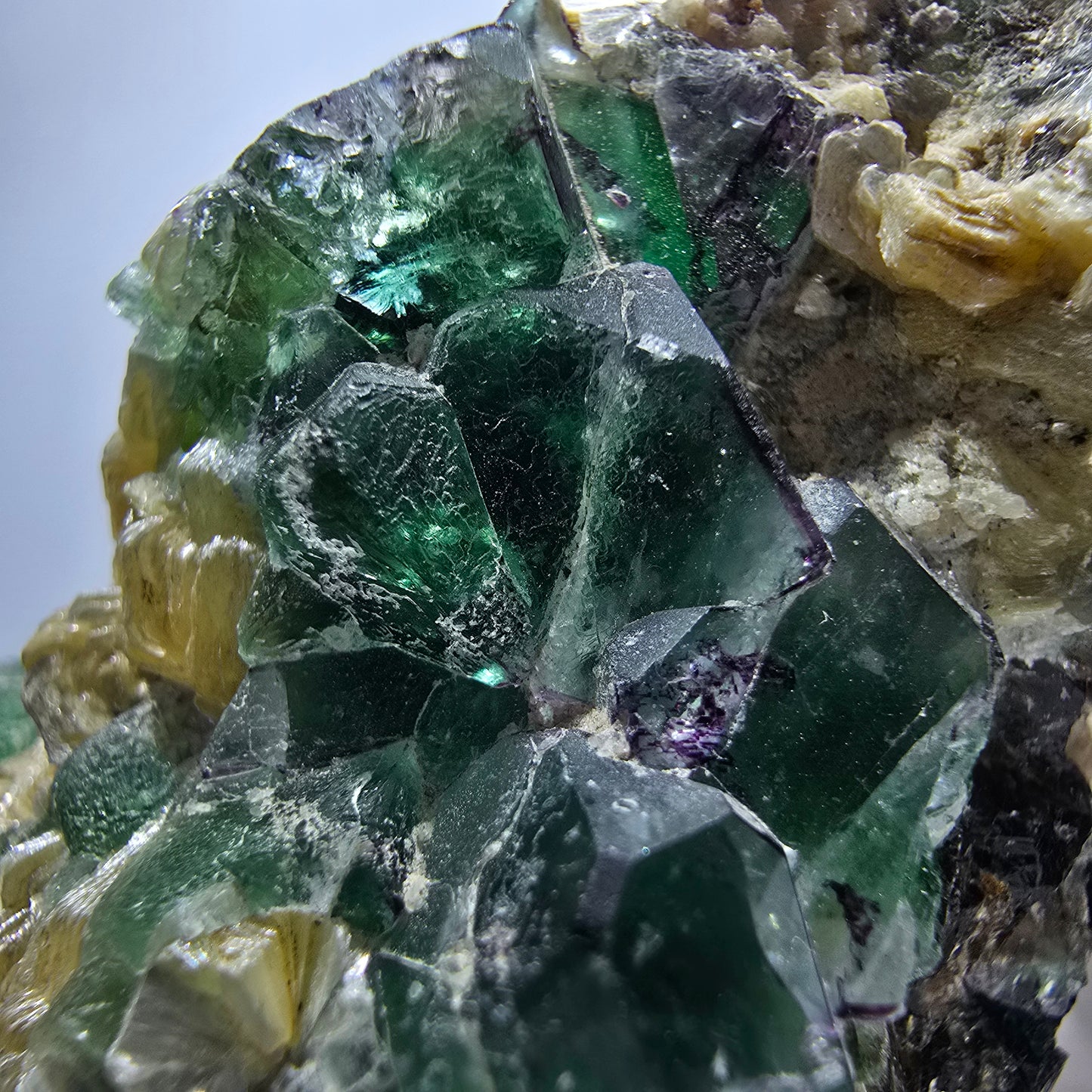 Fluorite fantôme Schörl, tourmaline, calcite, muscovite, stade Erongo, Namibie, 62 x 40 x 38 mm