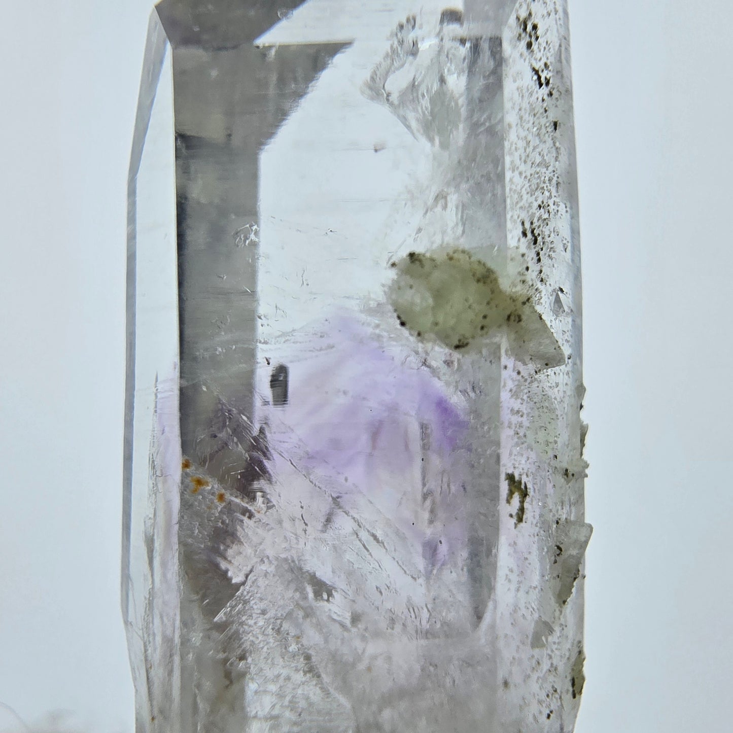 Phantom Amethyst mit Prehnit, Hämatit Streep Mine Goboboseb Namibia 42*16*15mm