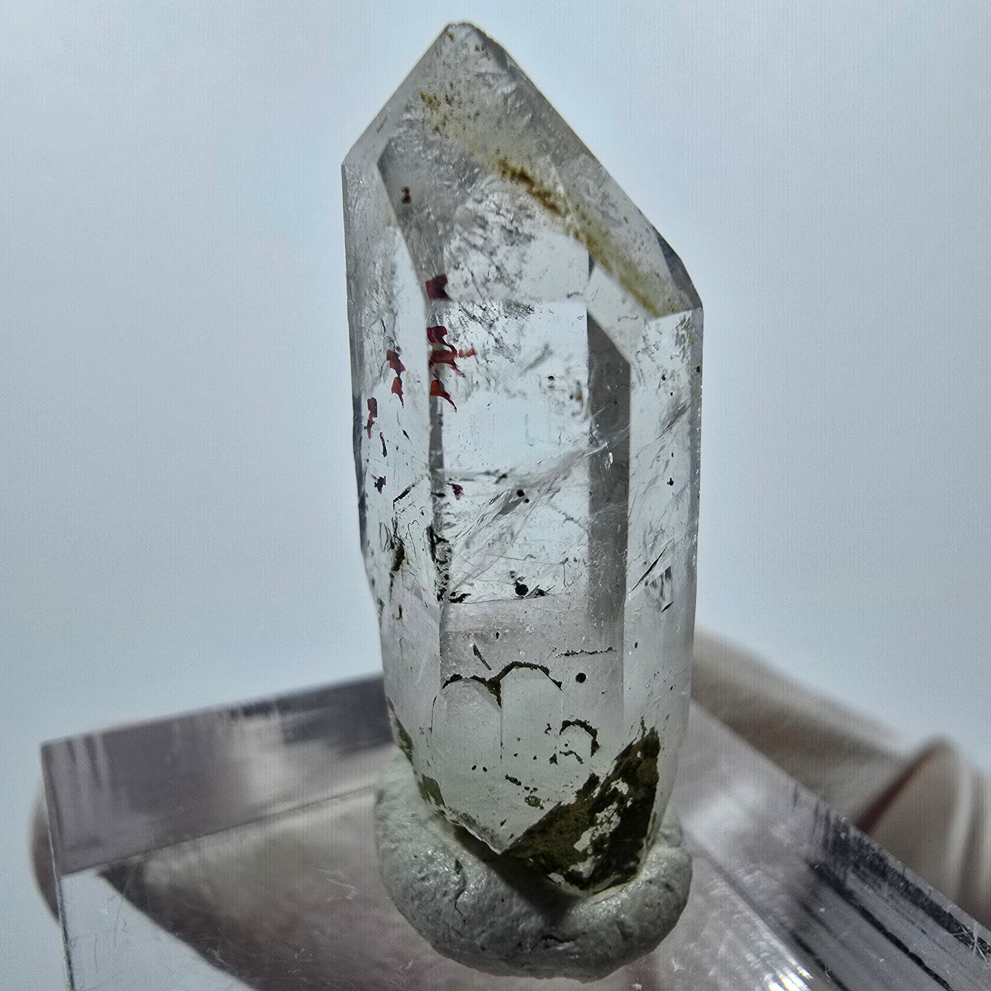Quartz clair Harlequin Point Streep Mine, Goboboseb, Namibie 28 x 11 x 10 mm