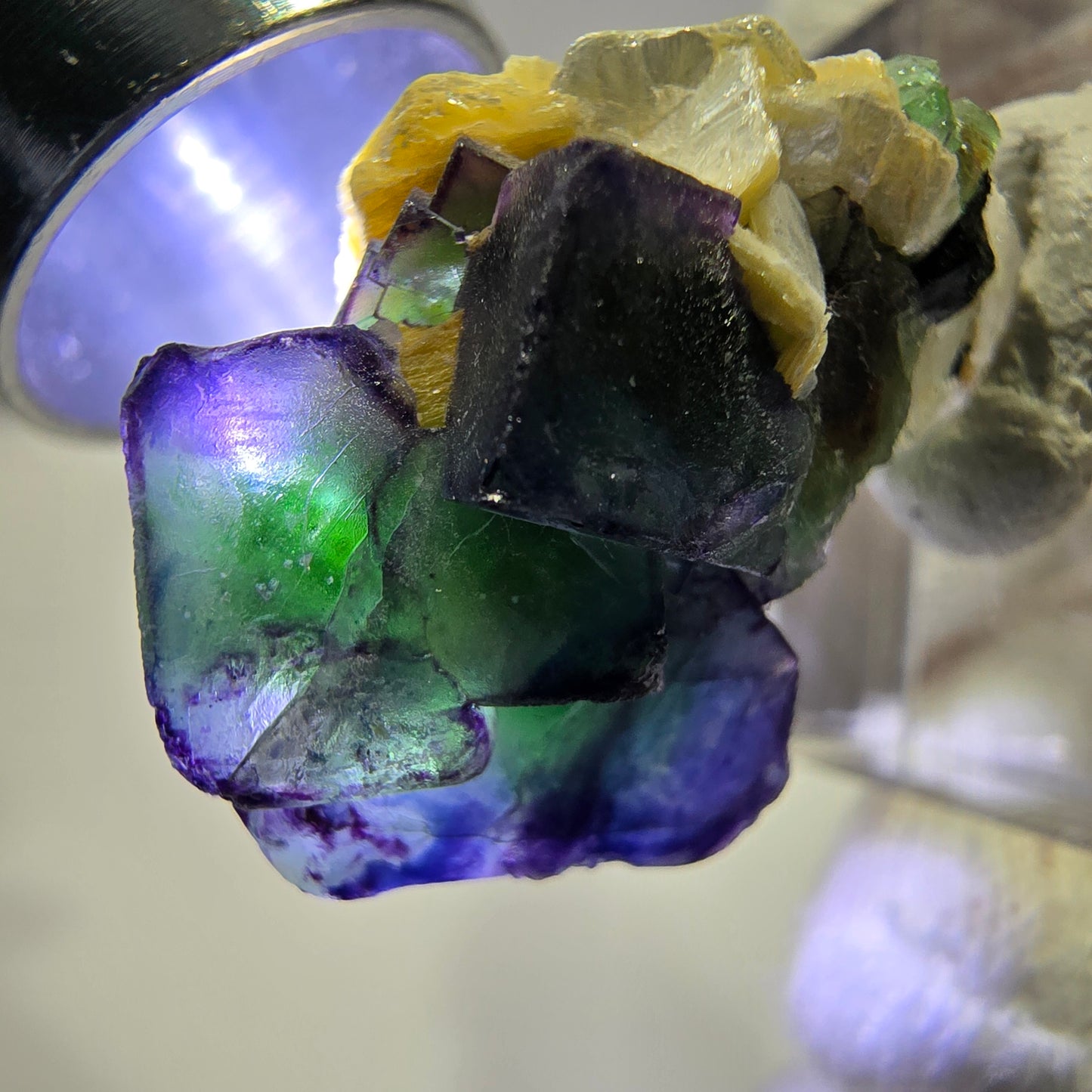 Fluorite fantôme zonale, muscovite, tourmaline Schörl, quartz fumé Erongo, Namibie 27*20*17 mm