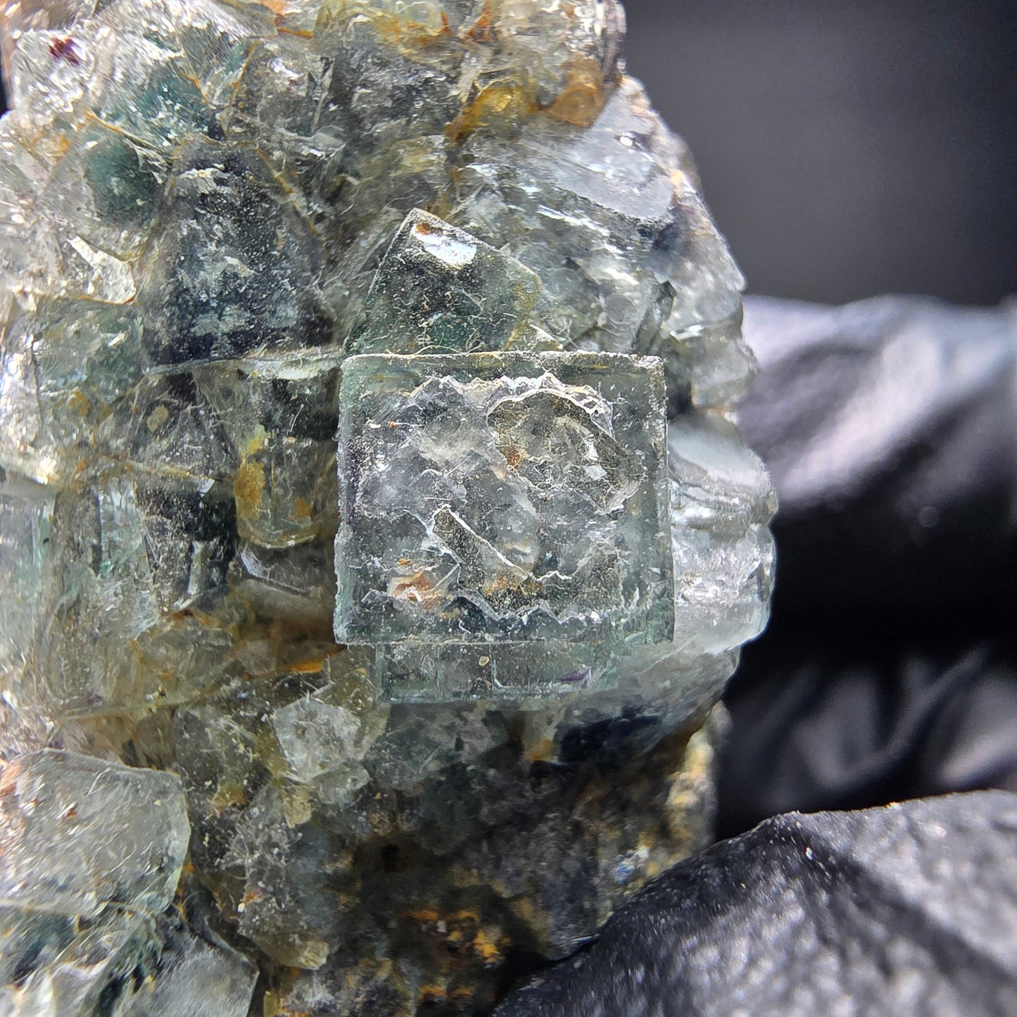 Vert fluorite fantôme sur spécimen de tourmaline Schörl Erongo Namibie 55*34*33mm