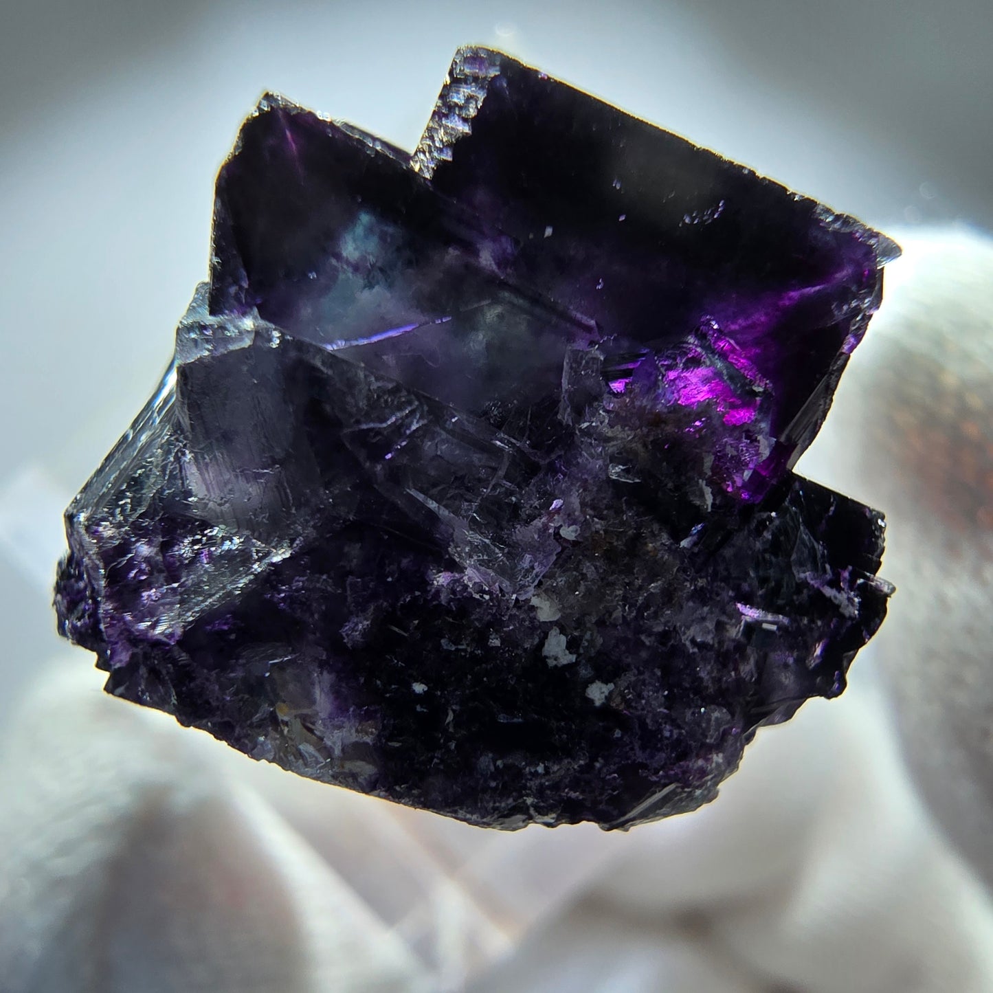 Spécimen rare de cube de fluorite fantôme, vert-violet zonal, Okorusu, Namibie, 24 x 23 x 19 mm