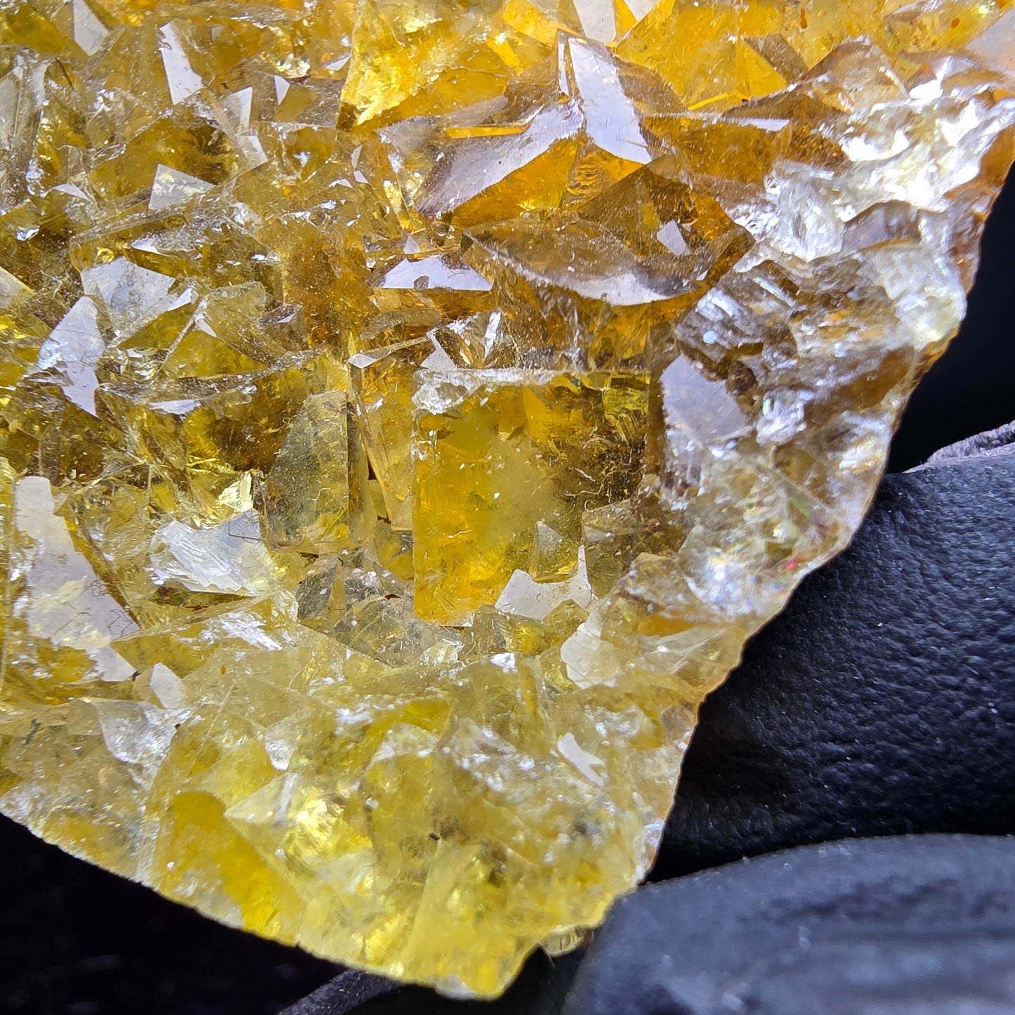 Klare Honey Pocket Fluorit Würfel Stufe gelb Okorusu Namibia 56*50*10mm Sammlung