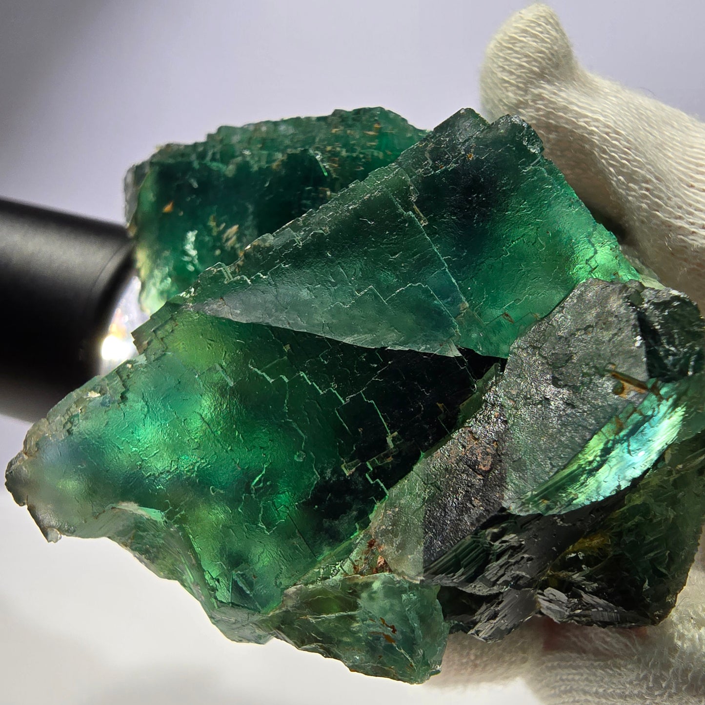 Grand spécimen de cube de fluorite fantôme, parqueté vert Okorusu, Namibie, 87 x 56 x 44 mm