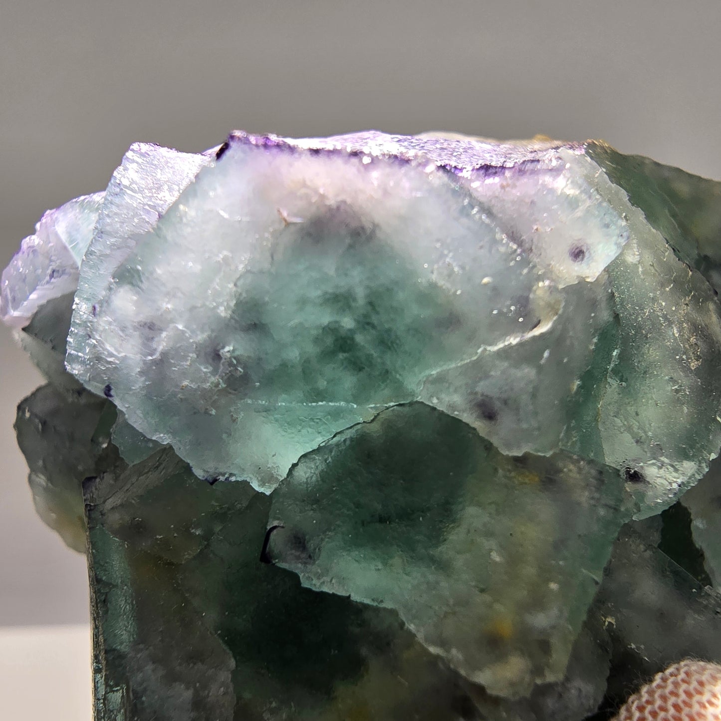 Seltene Phantom Fluorit Würfel Stufe grün lila zonar Okorusu, Namibia 75*69*44mm