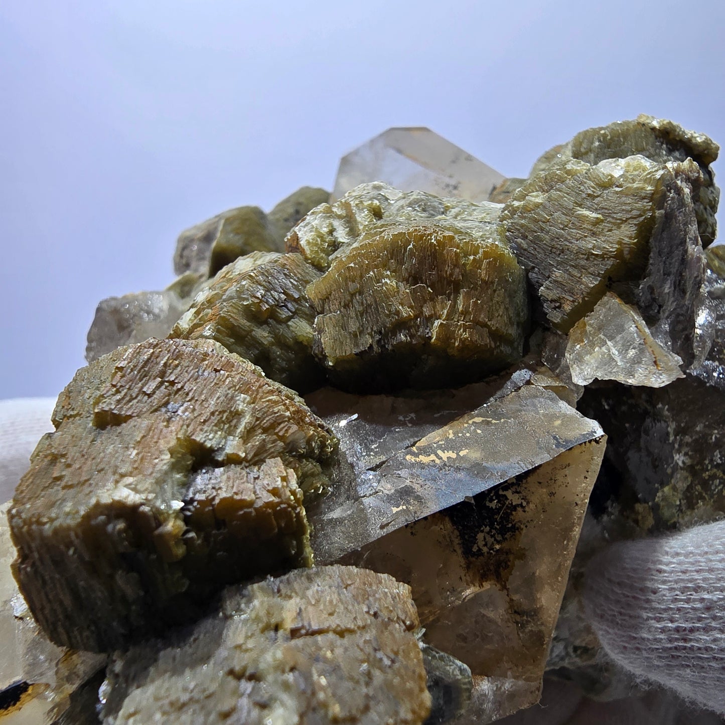 Grand spécimen de tourmaline Schorl, quartz fumé, muscovite et orthose, Erongo, Namibie, 145 x 112 x 80 mm