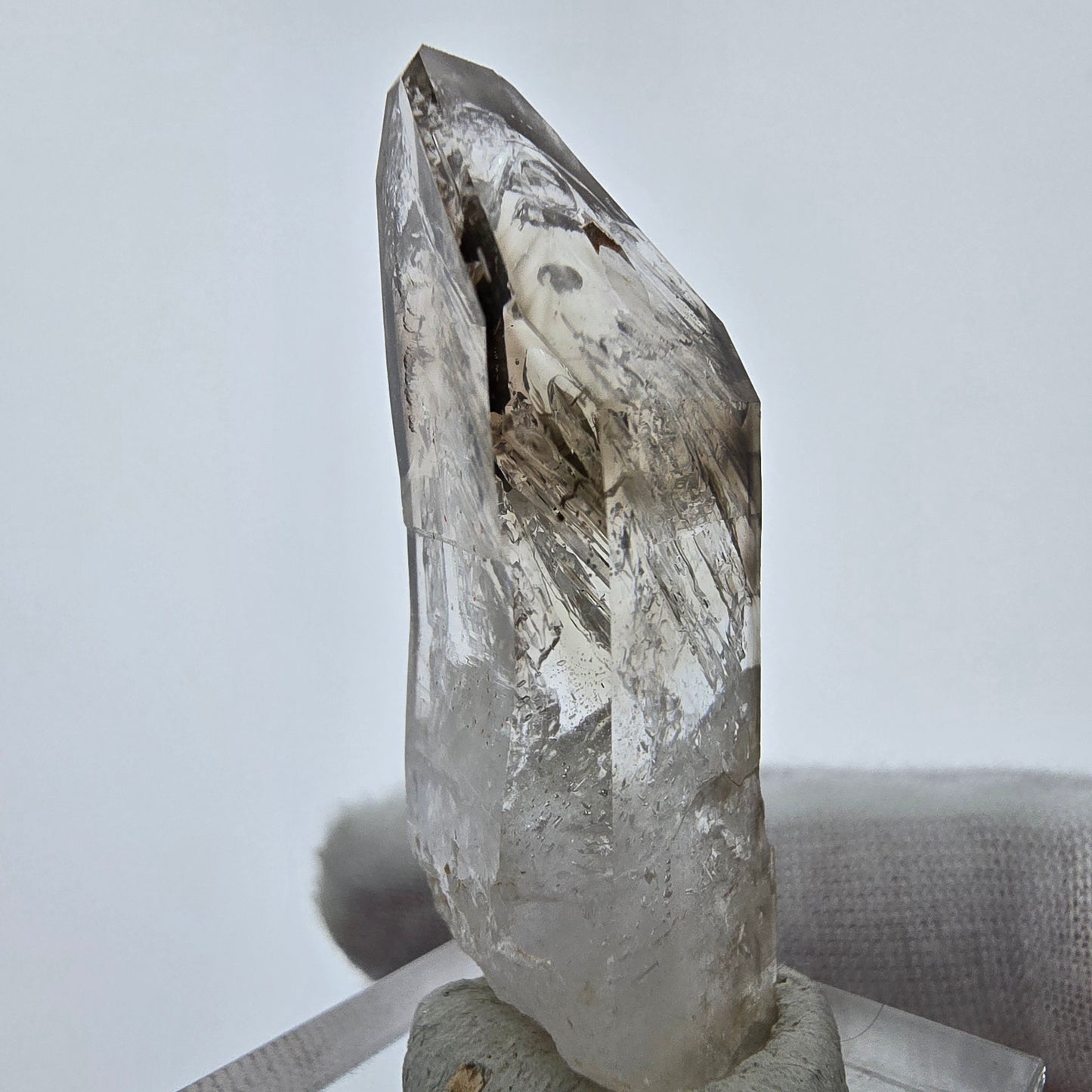 Enhydro Phantom Smoky Quartz Sceptre Tip 3x Bubble Goboboseb, Namibie 44*19*13mm