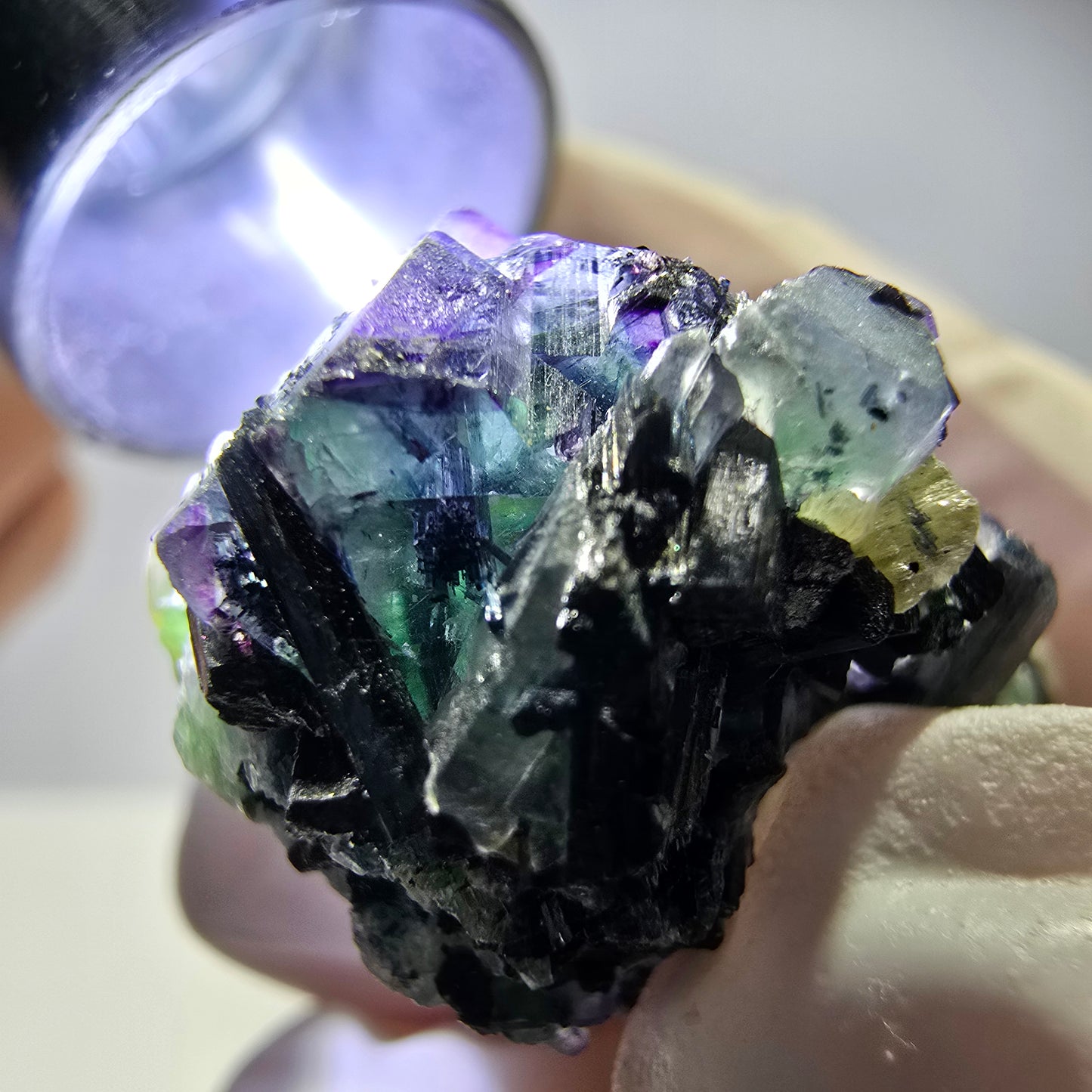 Cube de fluorite fantôme, zonal, muscovite, spécimen de tourmaline Schorl, Erongo, Namibie, 40 x 27 x 17 mm