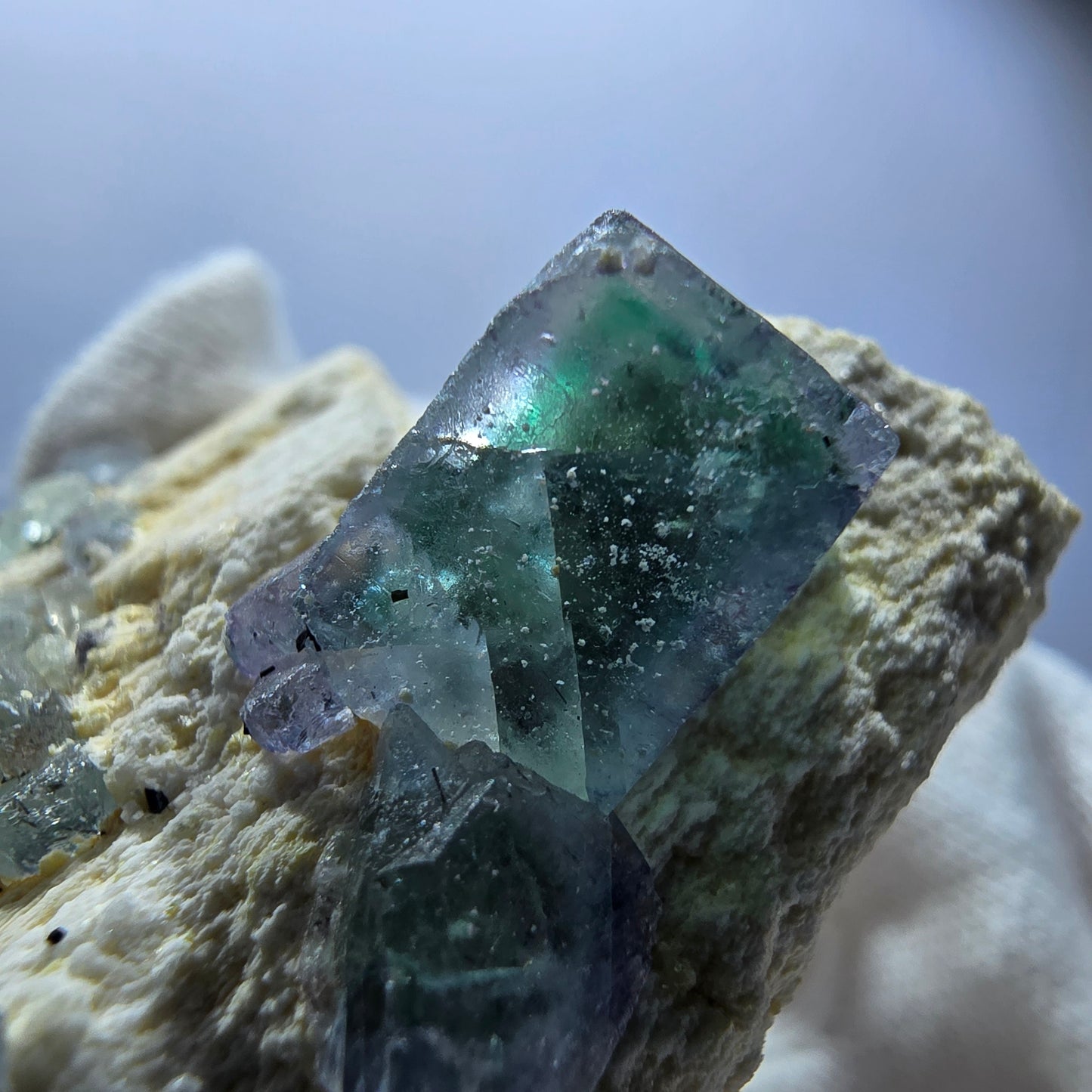 Phantom Fluorit Würfel zonal, Orthoklas, Schörl Turmalin Erongo, Namibia 77*52*30mm