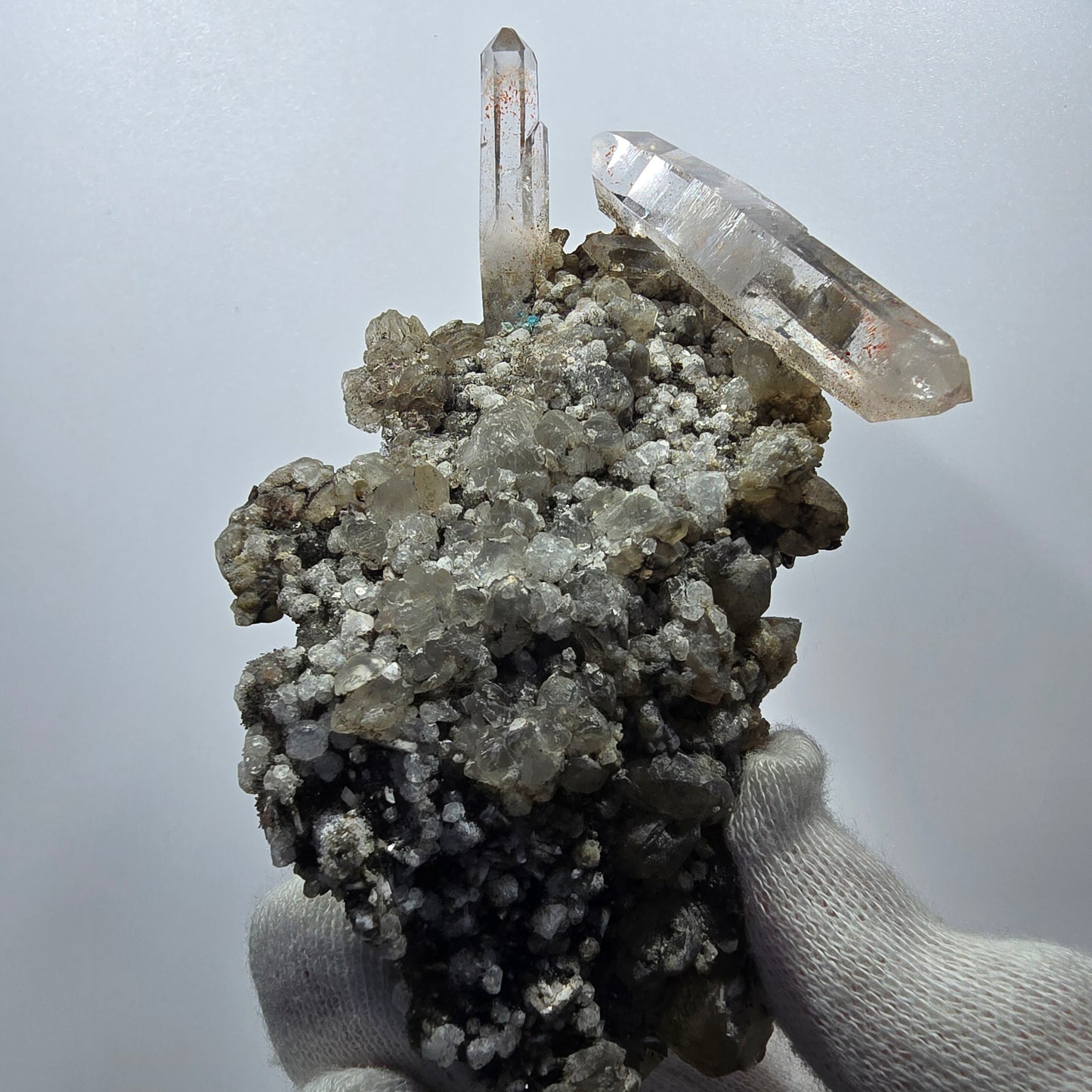 Quartz fumé Harlequin DT, calcite UV, spécimen de chrysocolle, Valentine Pocket, Namibie, 108 x 64 x 44 mm