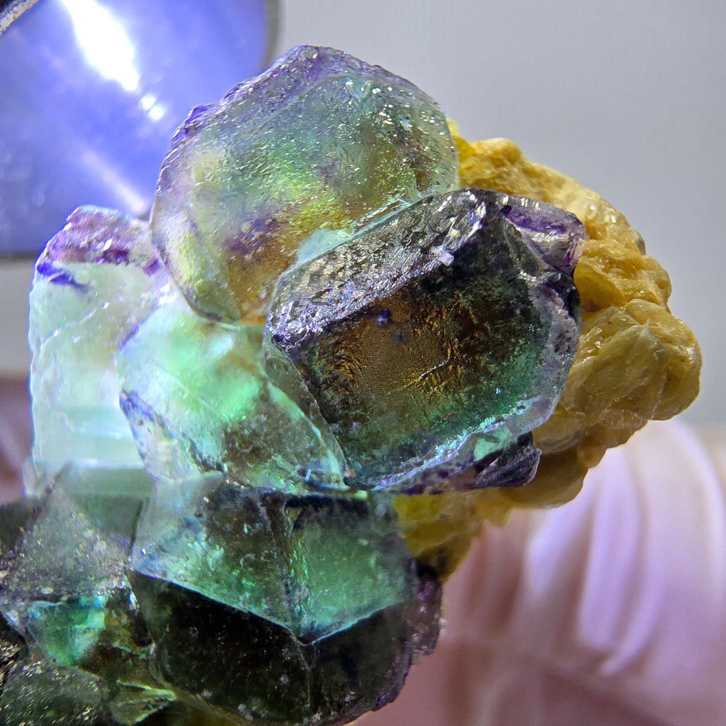 Cube de fluorite fantôme, zonal, spécimen de muscovite, Erongo, Namibie, 38 x 21 x 19 mm